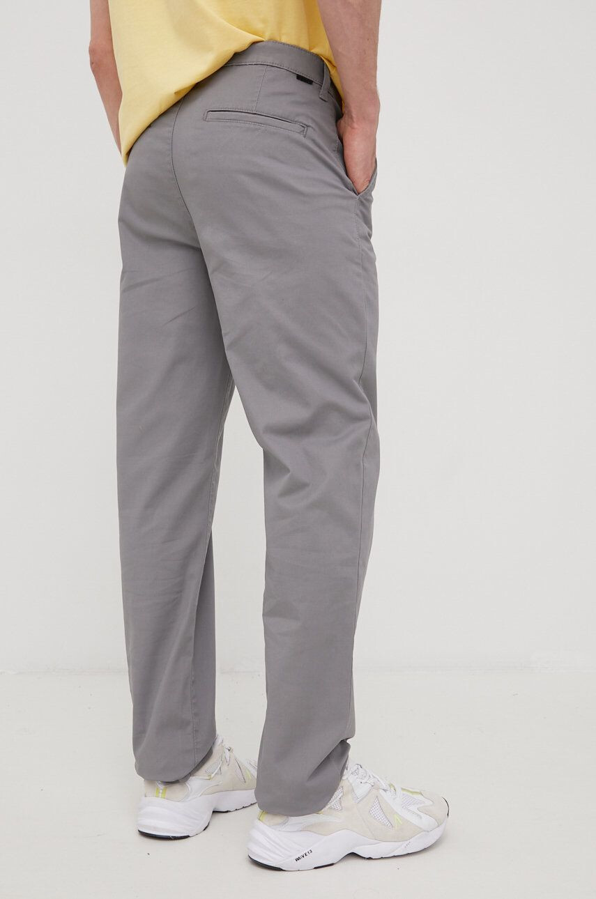 Lee Nohavice Regular Chino Steel Grey pánske šedá farba strih chinos - Pepit.sk