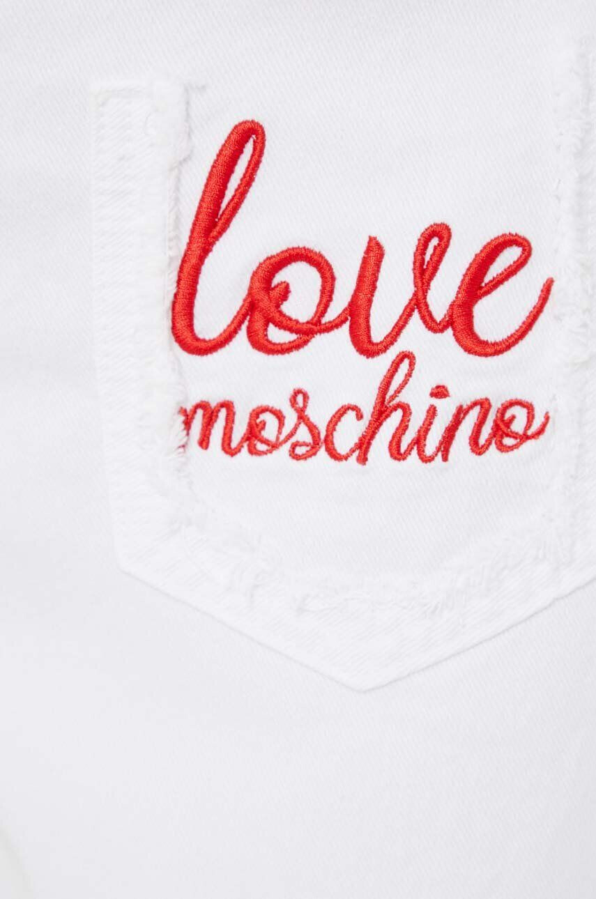 Love Moschino Rifľové krátke nohavice dámske biela farba s nášivkou vysoký pás - Pepit.sk