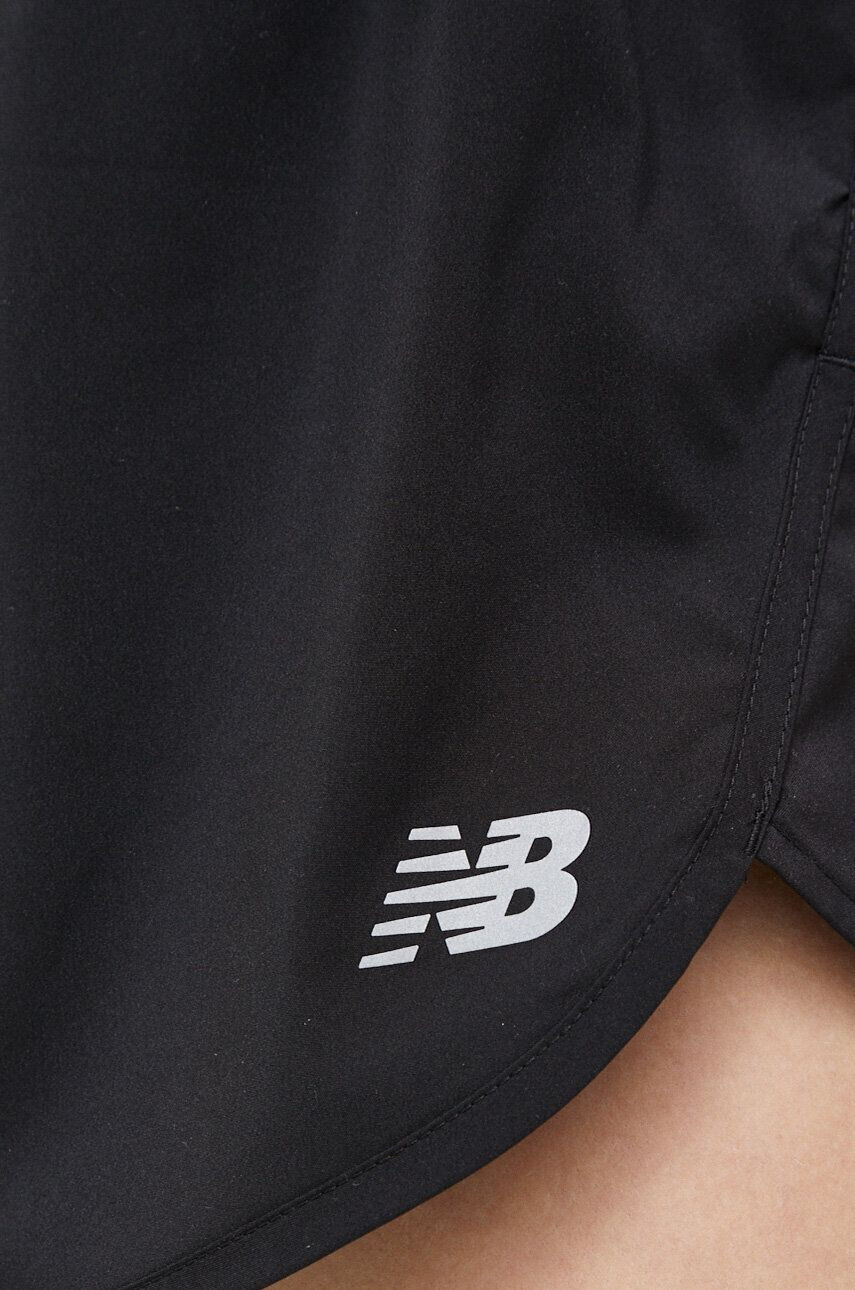 New Balance Bežecké šortky Accelerate čierna farba jednofarebné stredne vysoký pás - Pepit.sk