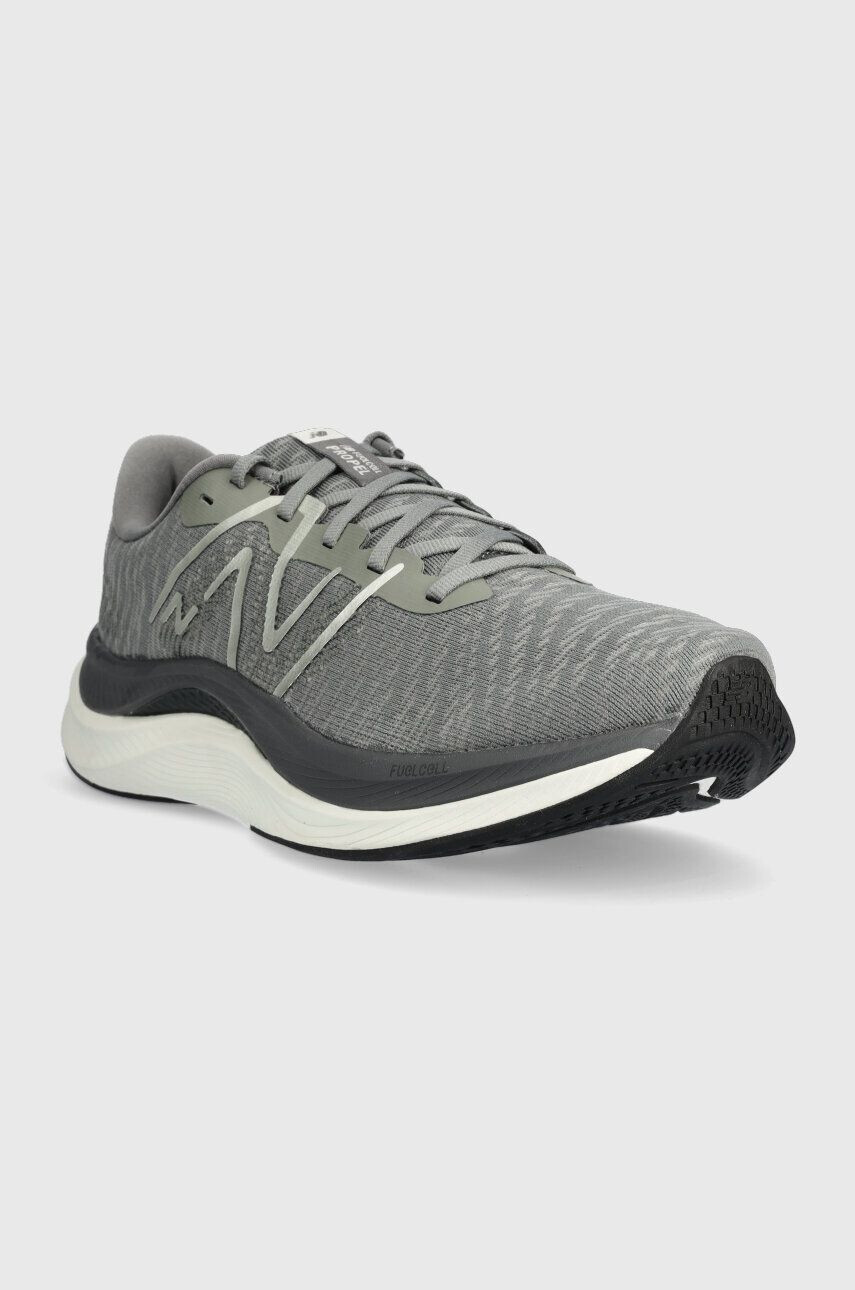 New Balance Bežecké topánky FuelCell Propel v4 MFCPRCG4 šedá farba - Pepit.sk