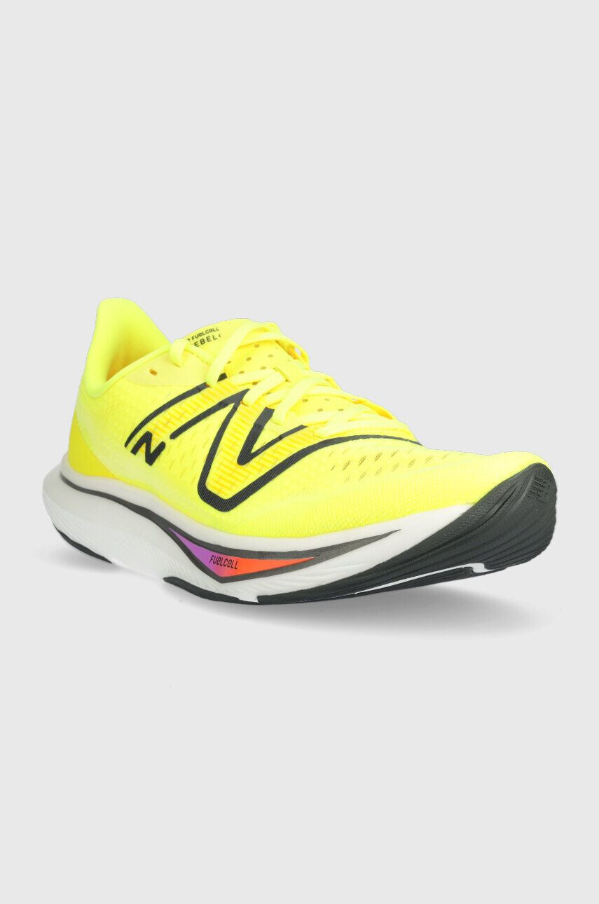 New Balance Bežecké topánky FuelCell Rebel v3 MFCXCD3 oranžová farba - Pepit.sk