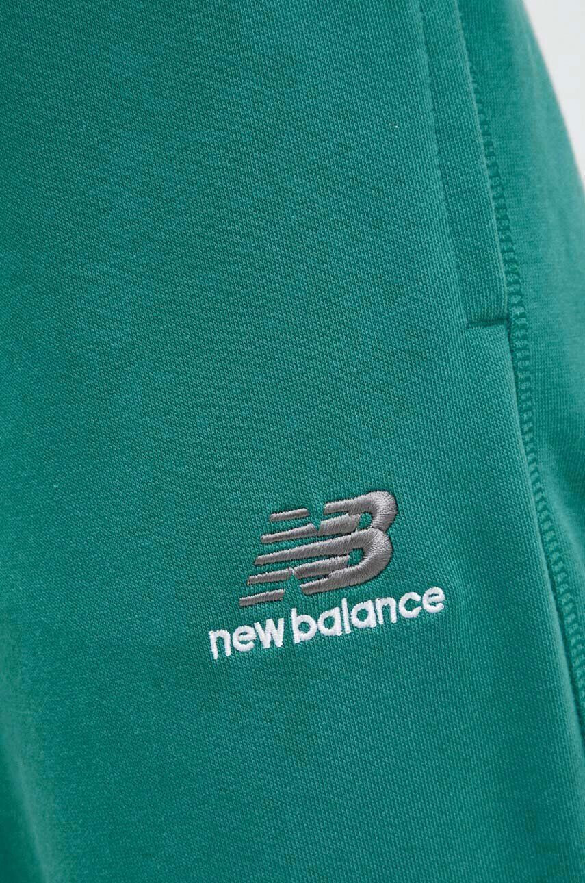 New Balance Tepláky zelená farba jednofarebné - Pepit.sk