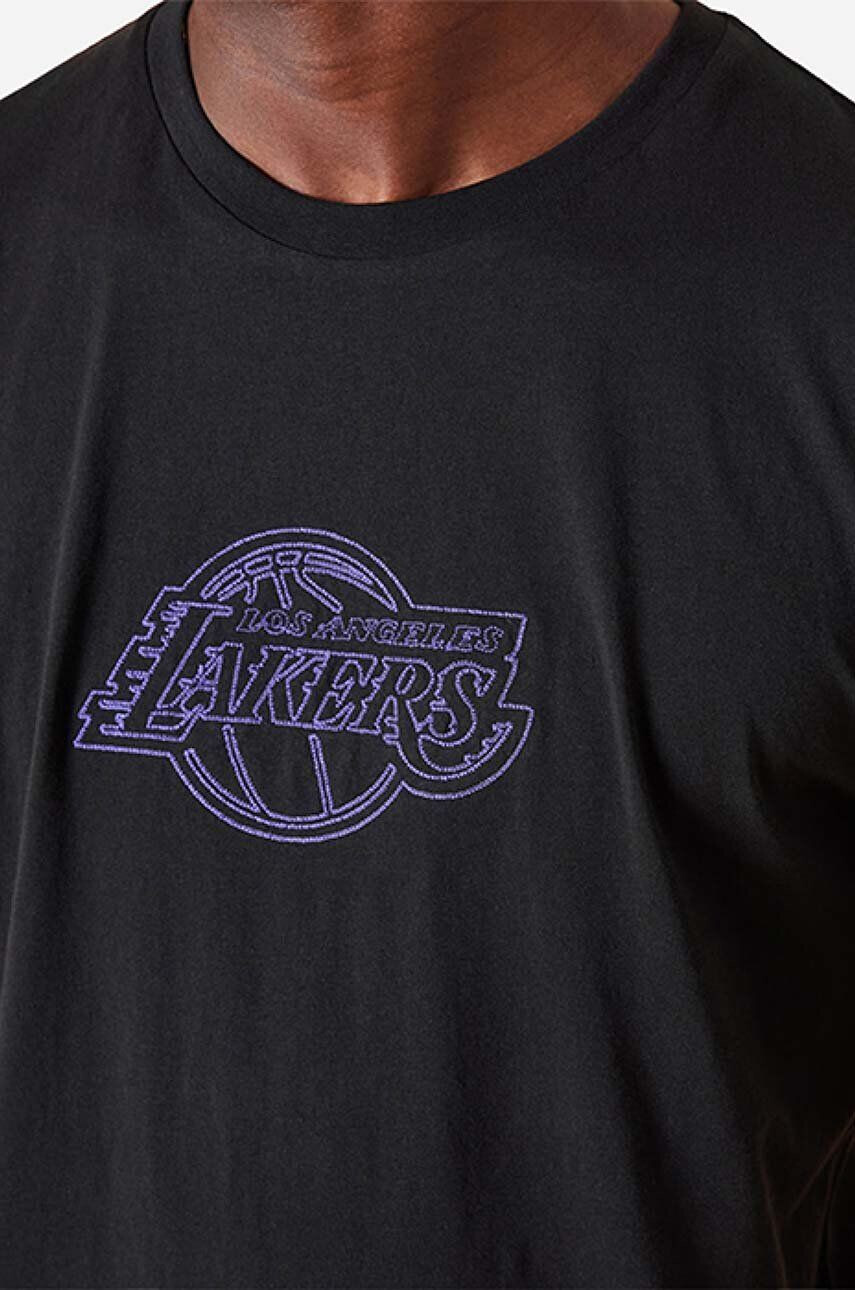 New Era Bavlnené tričko NBA Chain Stitch Lakers 13083914-black čierna farba s potlačou - Pepit.sk