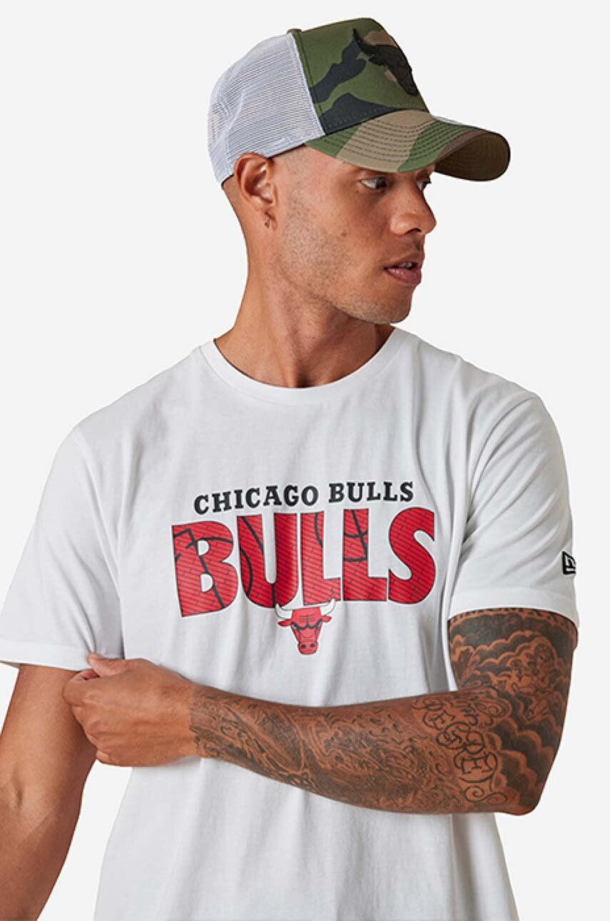 New Era Bavlnené tričko NBA Infill Tee Bulls 13083890-white biela farba s potlačou - Pepit.sk