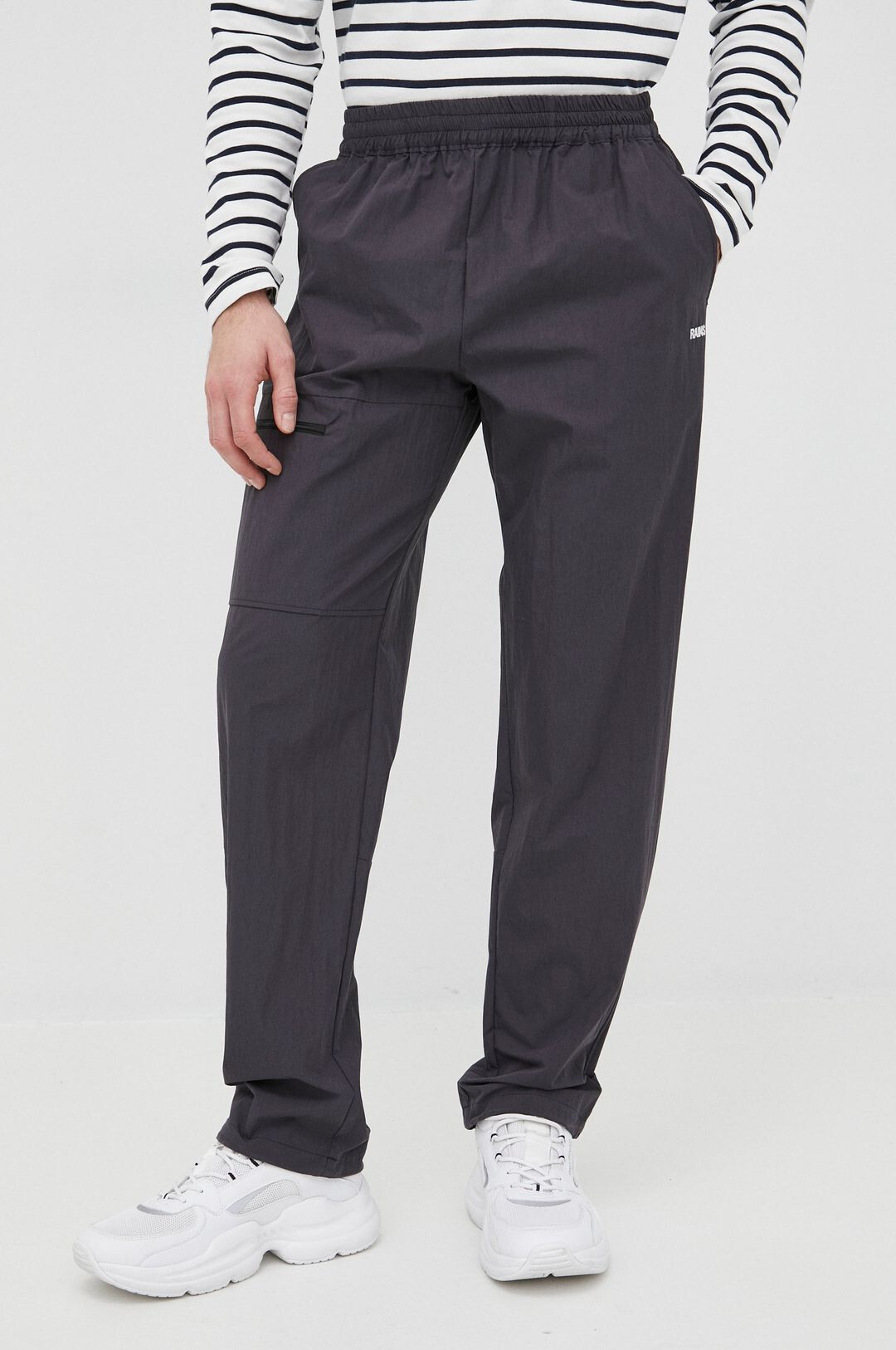 Rains Nohavice Woven Pants Regular 18700.01-Black čierna farba rovné vysoký pás - Pepit.sk