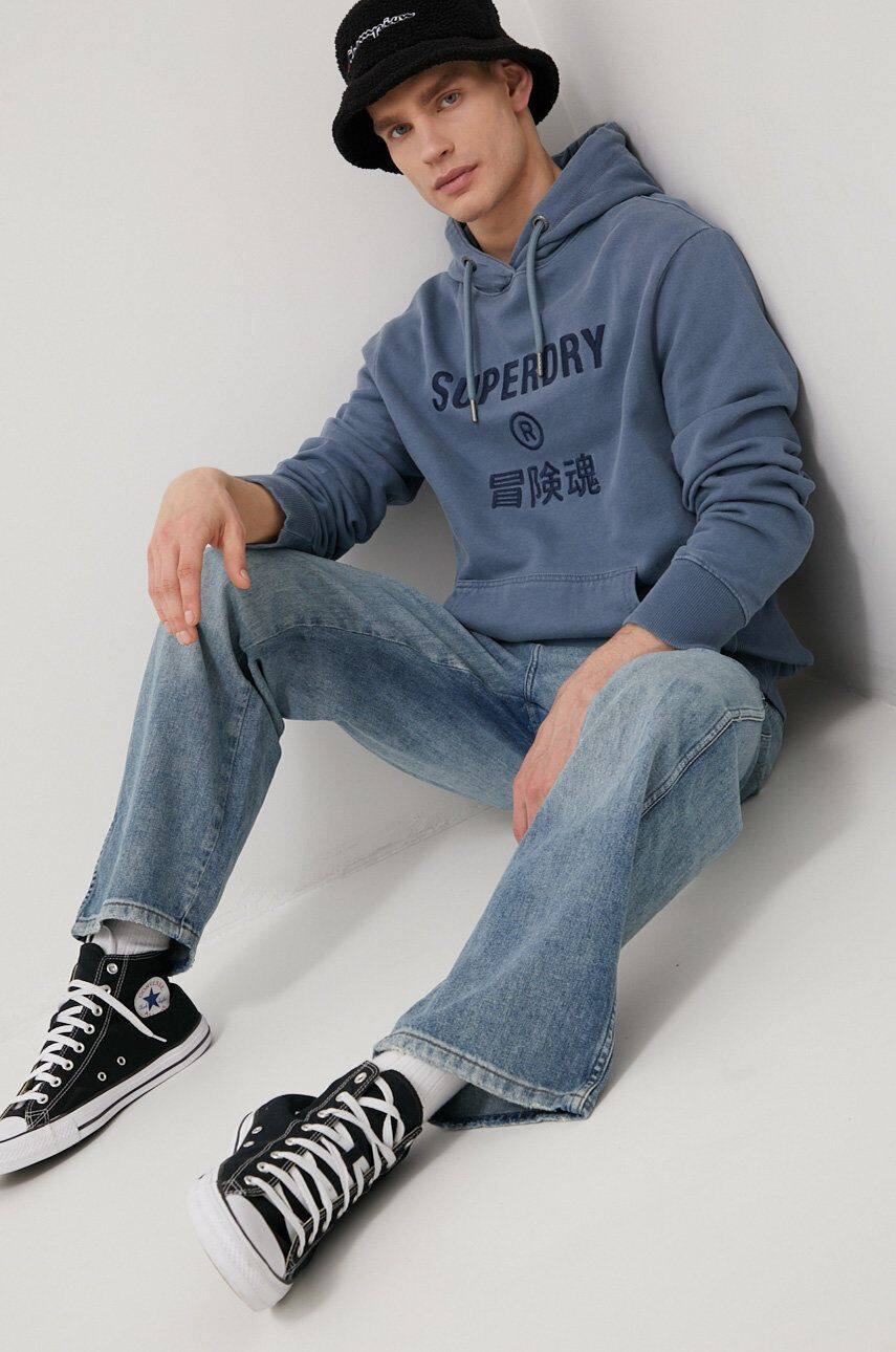 Superdry Bavlnená mikina pánska tmavomodrá farba s nášivkou - Pepit.sk