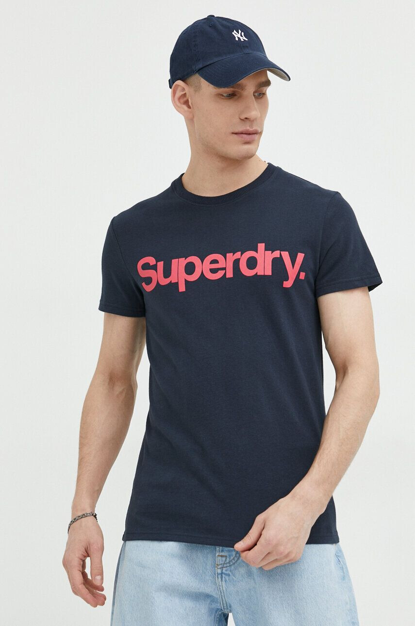 Superdry Bavlnené tričko tmavomodrá farba s potlačou - Pepit.sk