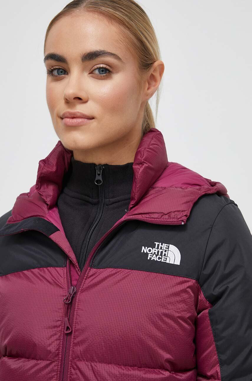 The North Face Páperová bunda dámska bordová farba zimná - Pepit.sk