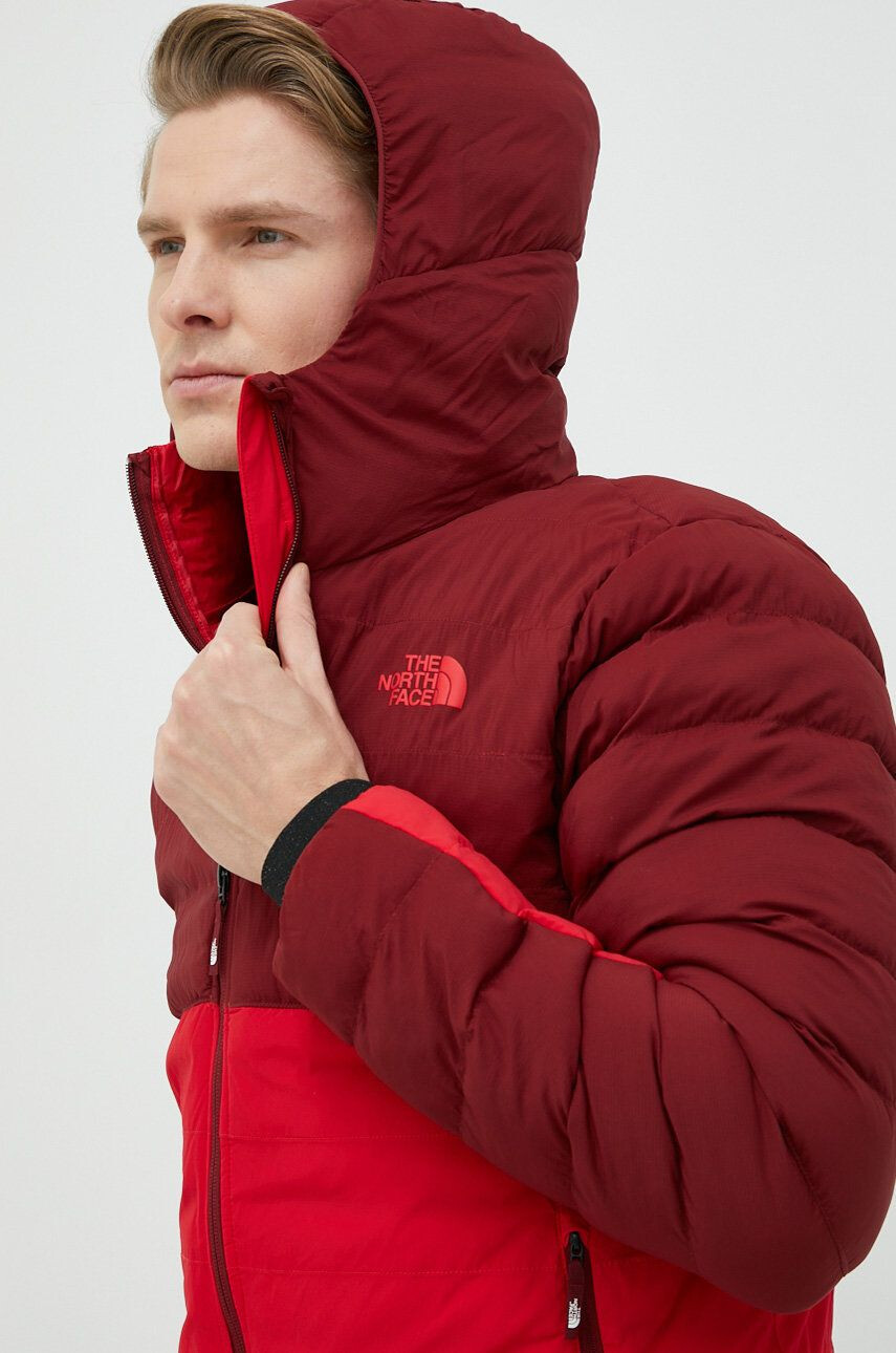 The North Face Športová bunda ThermoBall 50/50 červená farba zimná - Pepit.sk