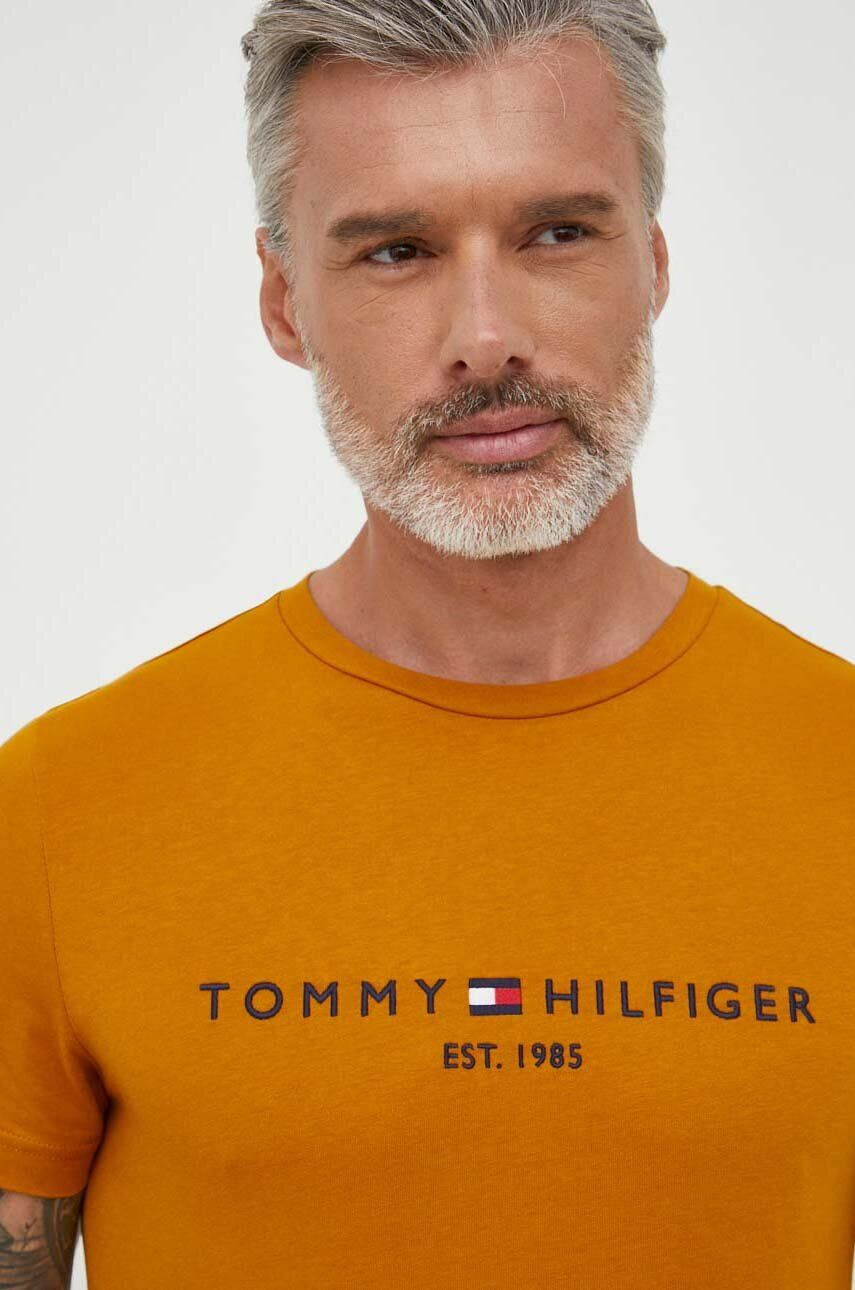 Tommy Hilfiger Bavlnené tričko oranžová farba s nášivkou - Pepit.sk