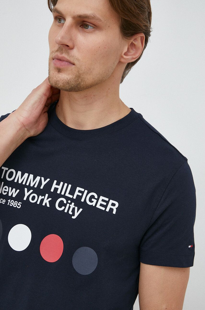 Tommy Hilfiger Bavlnené tričko tmavomodrá farba s potlačou - Pepit.sk