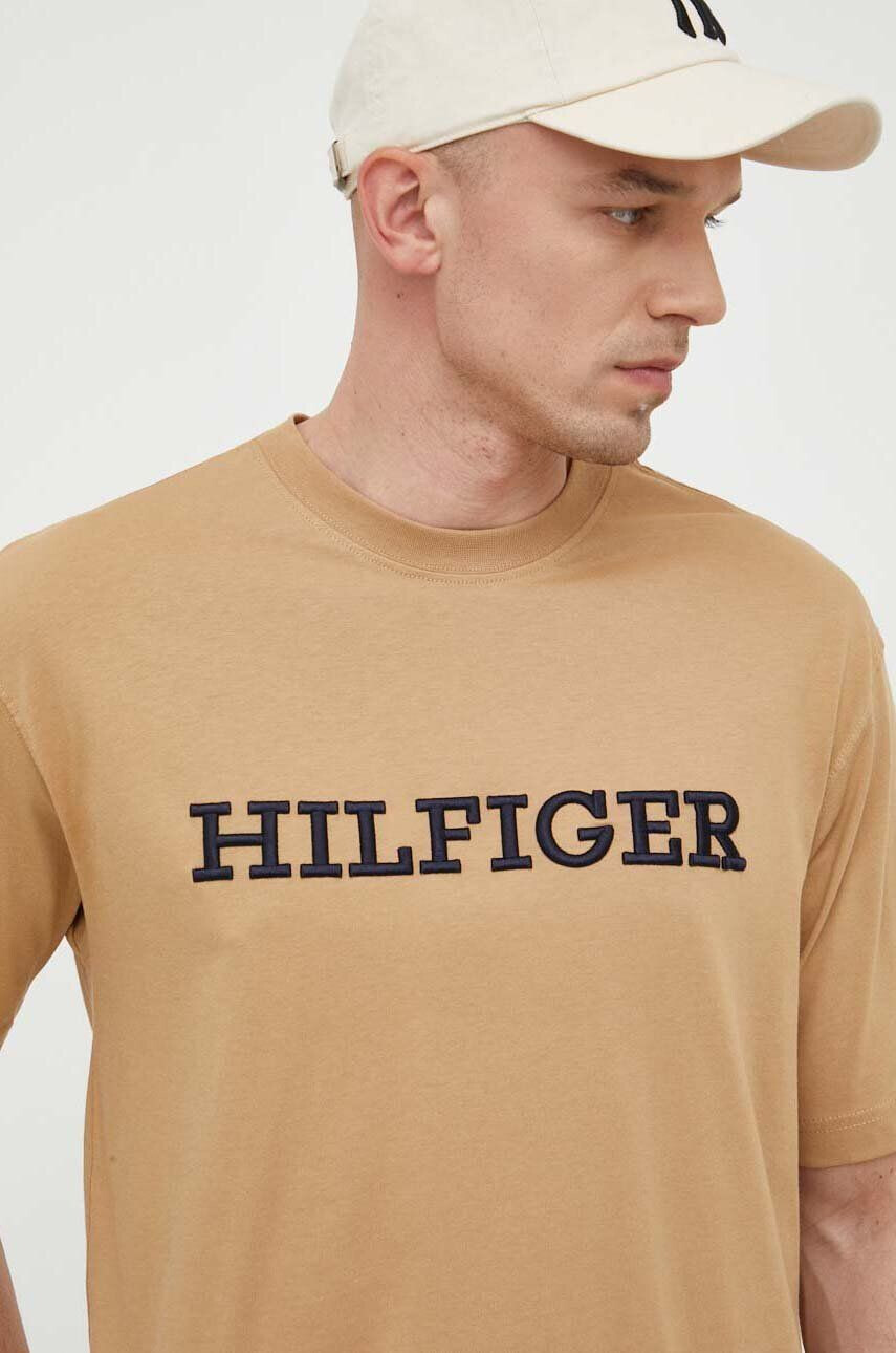 Tommy Hilfiger Bavlnené tričko béžová farba s nášivkou - Pepit.sk