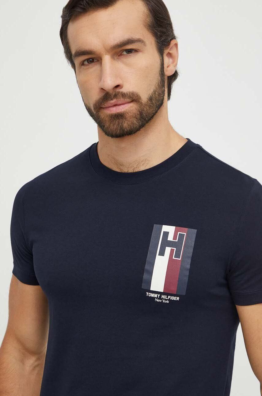 Tommy Hilfiger Bavlnené tričko pánsky tmavomodrá farba s potlačou - Pepit.sk