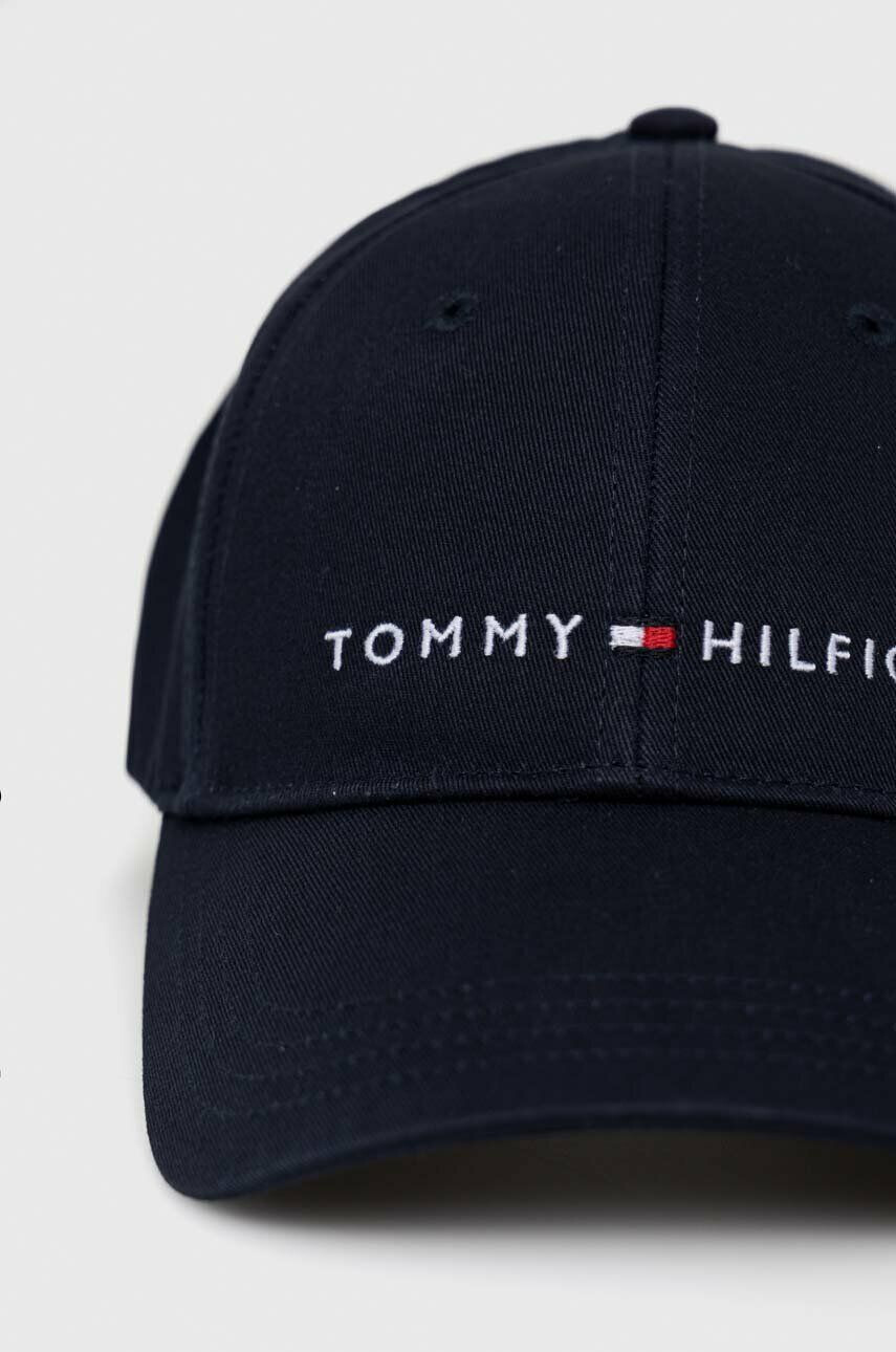 Tommy Hilfiger Detská bavlnená šiltovka čierna farba s nášivkou - Pepit.sk