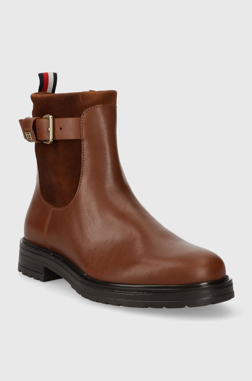 Tommy Hilfiger Kožené členkové topánky BELT BOOTIE MATERIAL MIX dámske hnedá farba na plochom podpätku FW0FW07477 - Pepit.sk