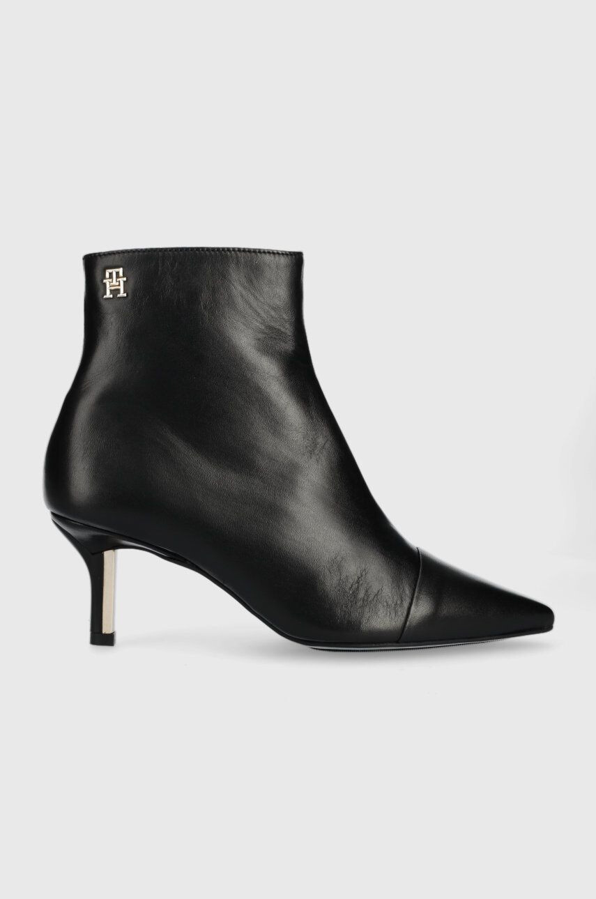 Tommy Hilfiger Kožené členkové topánky FW0FW06837 POINTY HEEL BOOT dámske čierna farba na vysokom podpätku - Pepit.sk