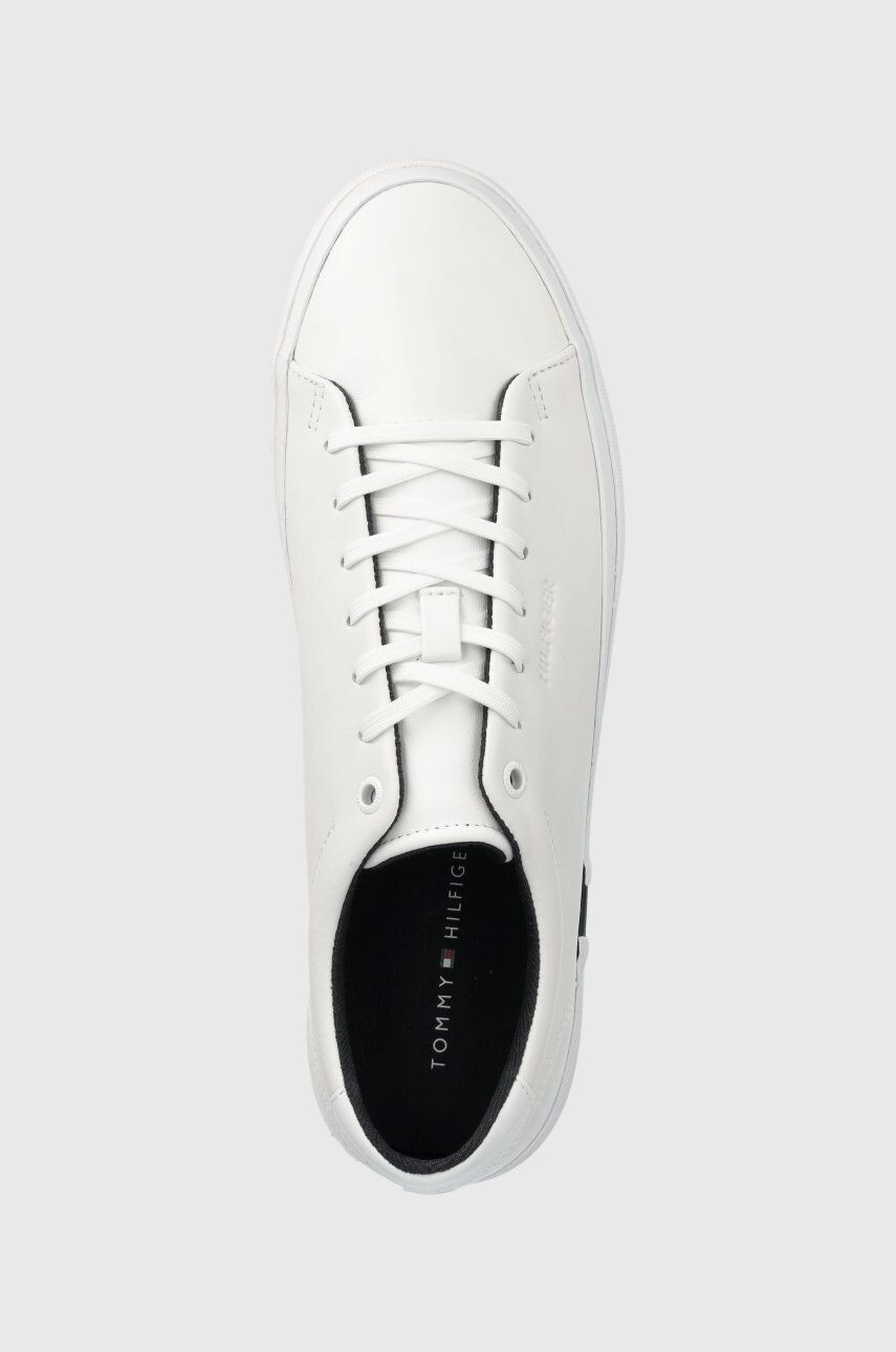 Tommy Hilfiger Kožené tenisky FM0FM04351 MODERN VULC CORPORATE LEATHER biela farba - Pepit.sk