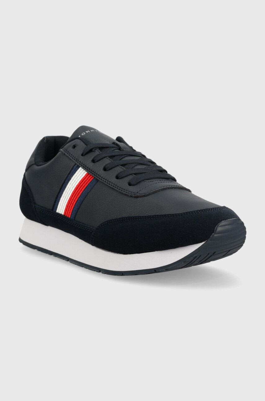 Tommy Hilfiger Kožené tenisky FM0FM04397 CORE EVA RUNNER CORPORATE LEA tmavomodrá farba - Pepit.sk