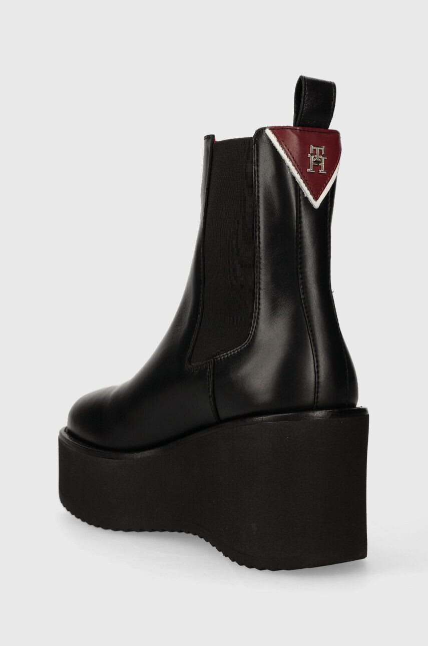 Tommy Hilfiger Kožené topánky chelsea ELEVATED WEDGE BOOTIE dámske čierna farba na kline FW0FW07657 - Pepit.sk