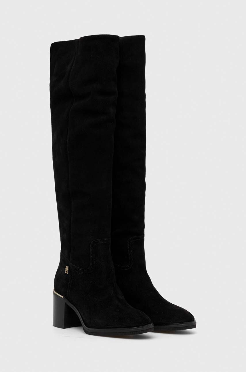 Tommy Hilfiger Semišové čižmy FEMININE SUEDE OVERKNEE BOOT dámske čierna farba na podpätku FW0FW07667 - Pepit.sk