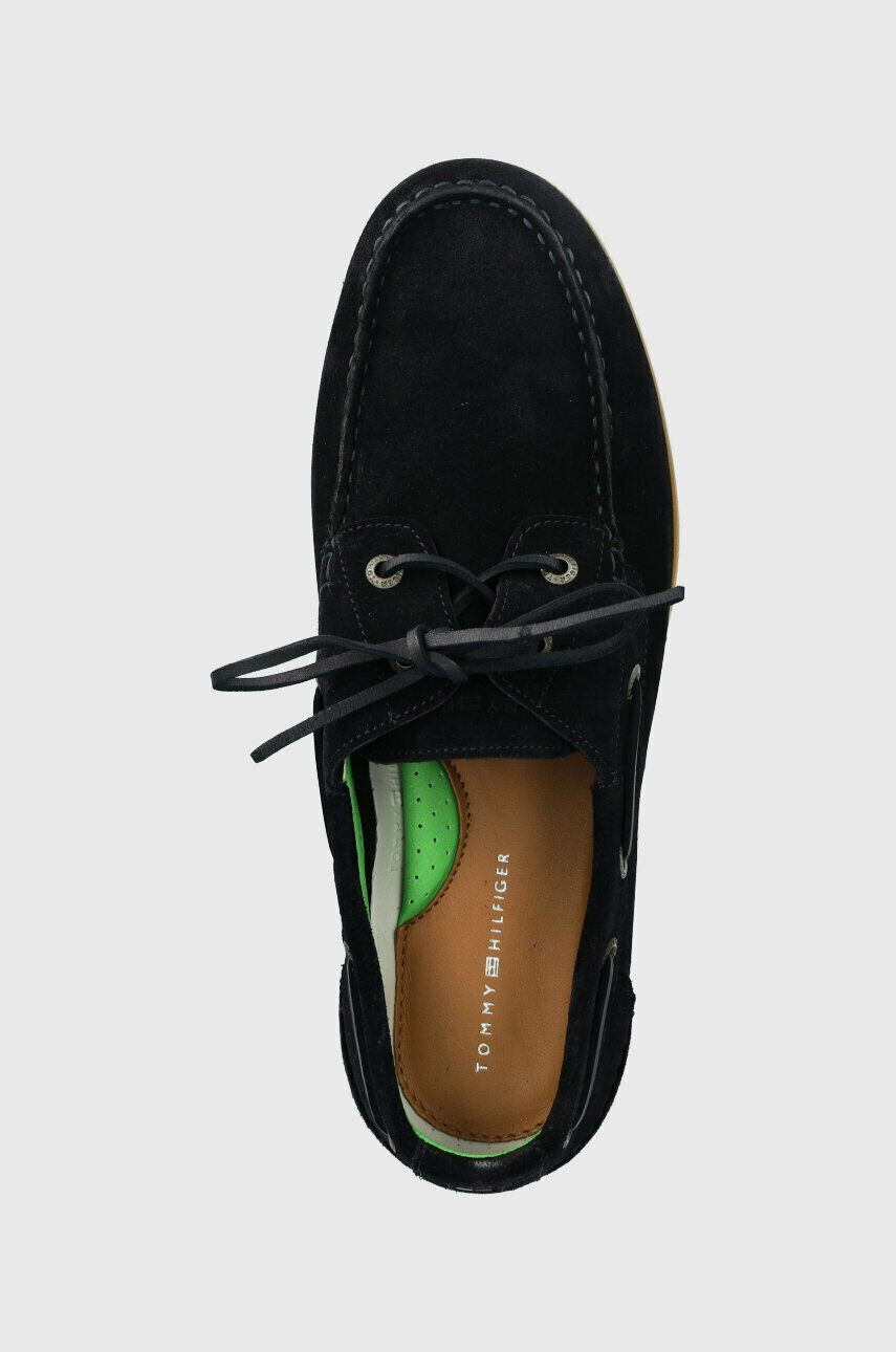 Tommy Hilfiger Semišové mokasíny TH BOAT SHOE CORE SUEDE pánske tmavomodrá farba FM0FM04505 - Pepit.sk