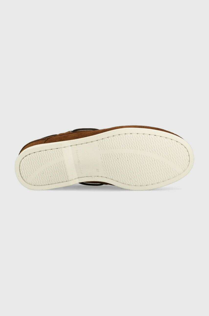 Tommy Hilfiger Semišové mokasíny TH BOAT SHOE CORE SUEDE pánske hnedá farba FM0FM04505 - Pepit.sk