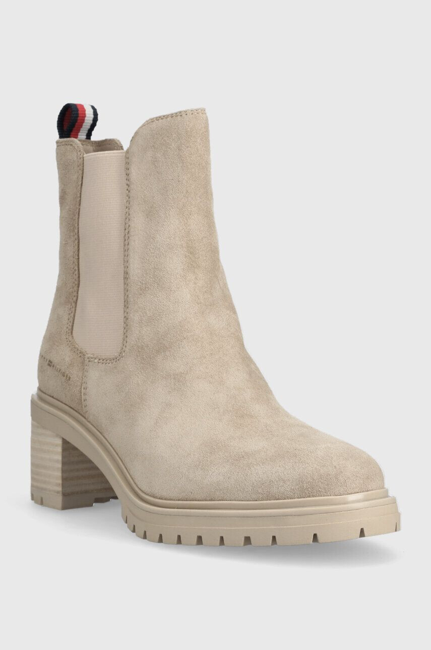 Tommy Hilfiger Semišové topánky chelsea ESSENTIAL MIDHEEL SUEDE BOOTIE dámske béžová farba na podpätku FW0FW07522 - Pepit.sk