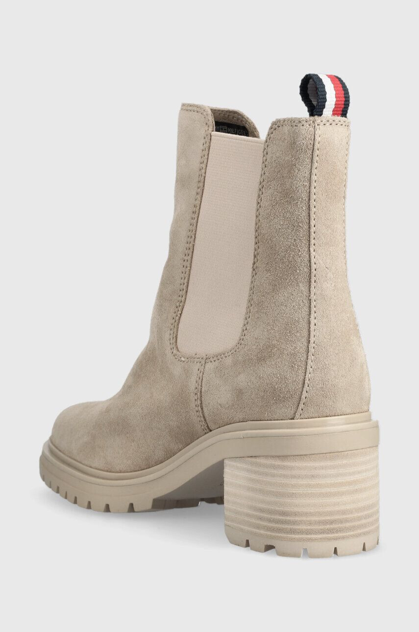 Tommy Hilfiger Semišové topánky chelsea ESSENTIAL MIDHEEL SUEDE BOOTIE dámske béžová farba na podpätku FW0FW07522 - Pepit.sk