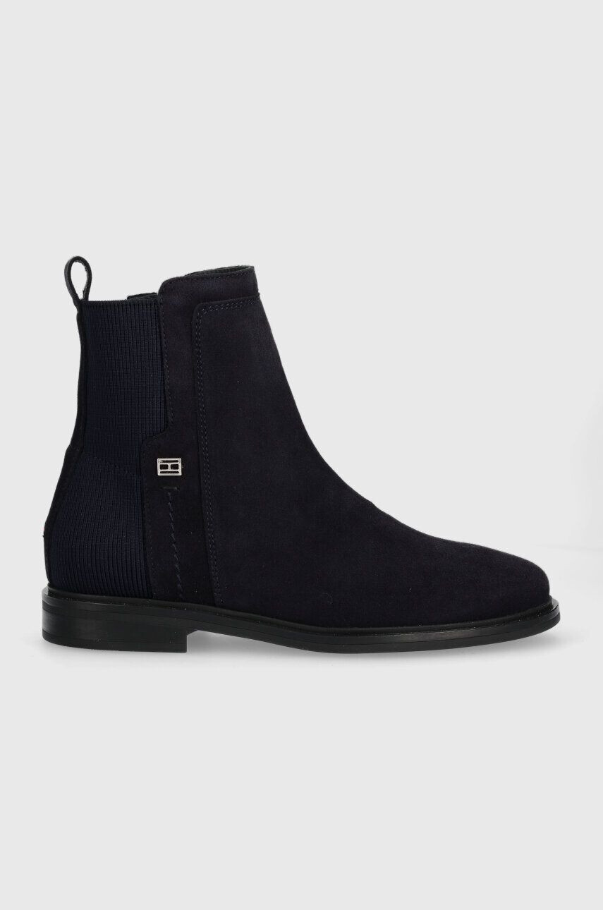 Tommy Hilfiger Semišové topánky TOMMY ESSENTIALS BOOT dámske tmavomodrá farba na plochom podpätku FW0FW07474 - Pepit.sk