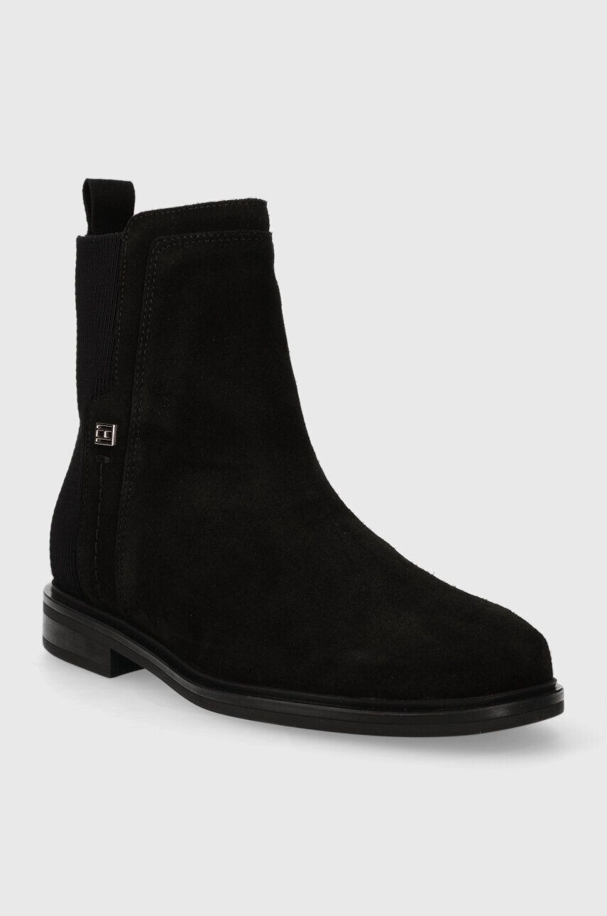 Tommy Hilfiger Semišové topánky TOMMY ESSENTIALS BOOT dámske čierna farba na plochom podpätku FW0FW07474 - Pepit.sk