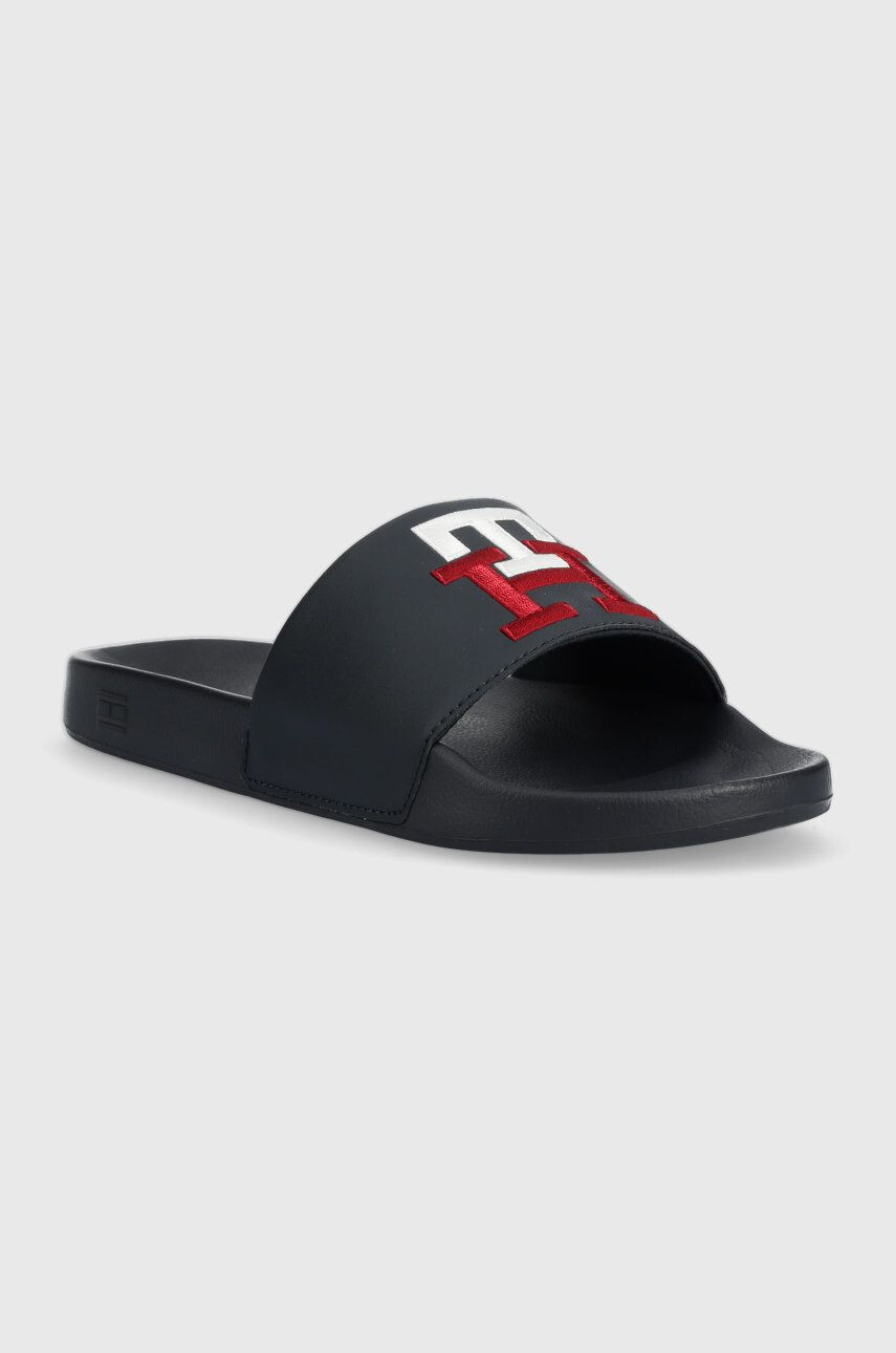 Tommy Hilfiger Šľapky TH RAISED EMBROIDERY POOL SLIDE pánske tmavomodrá farba - Pepit.sk