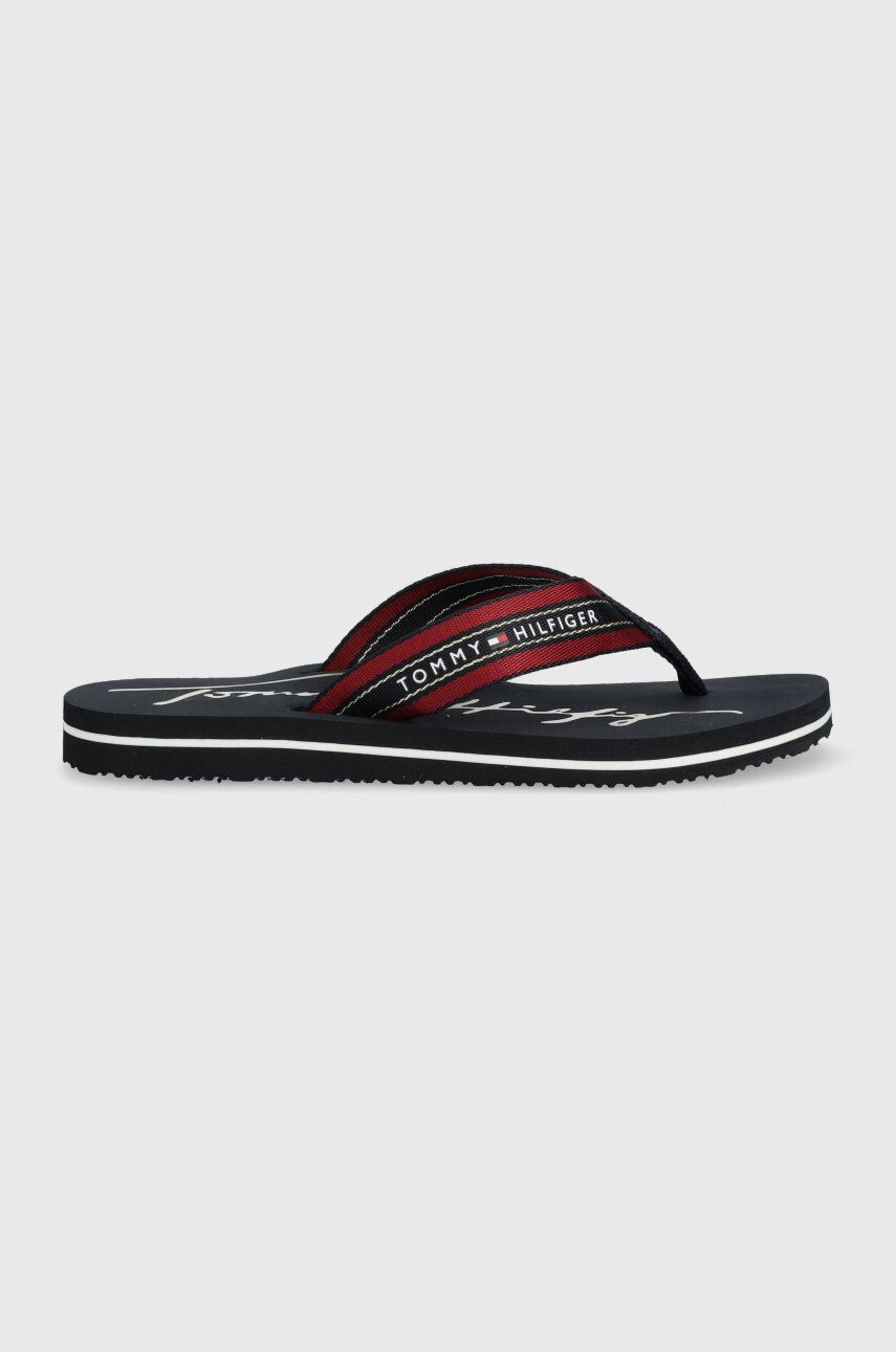 Tommy Hilfiger Žabky Gold Signature Beach Sandal Wmn dámske tmavomodrá farba na plochom podpätku - Pepit.sk