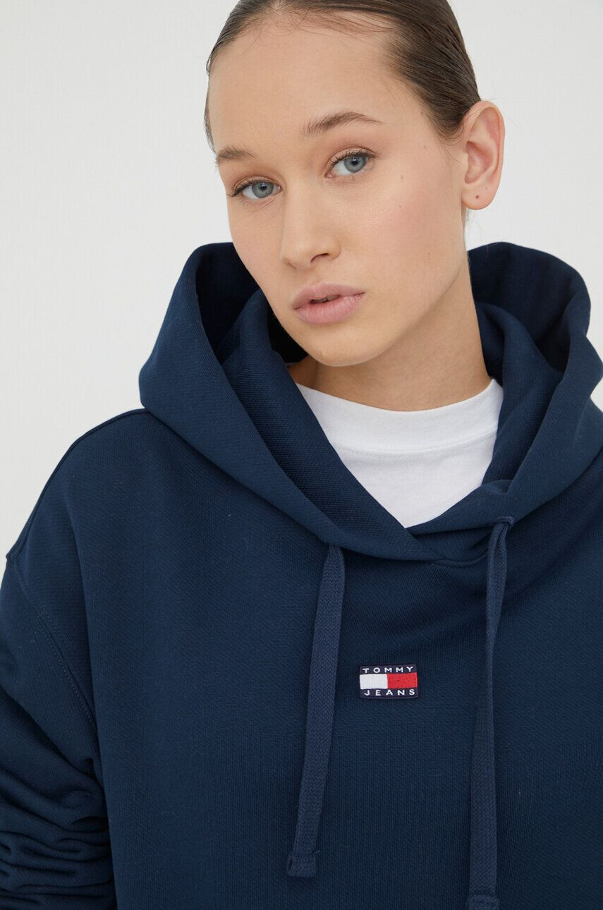 Tommy Jeans Bavlnená mikina dámska tmavomodrá farba s kapucňou s nášivkou - Pepit.sk