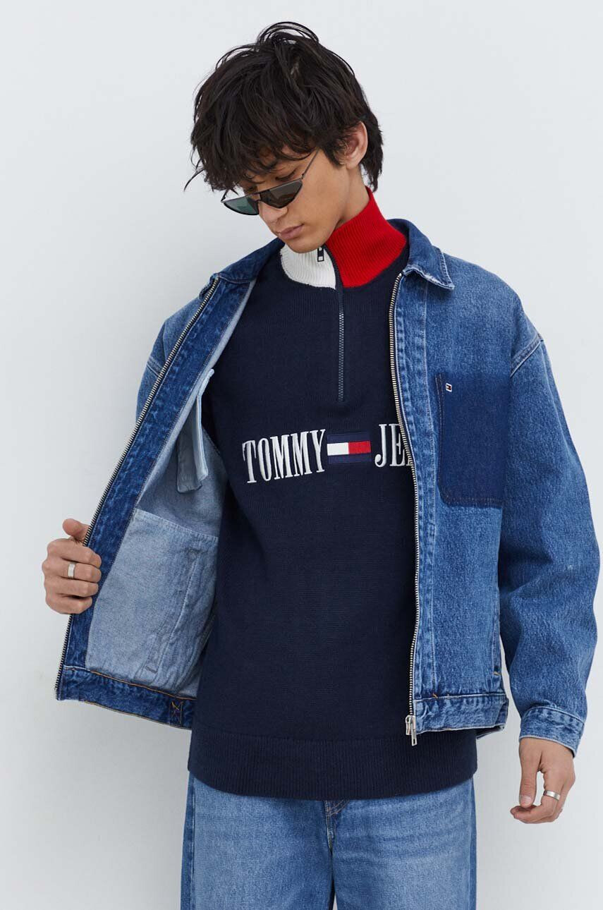 Tommy Jeans Bavlnená rifľová bunda tmavomodrá farba prechodná - Pepit.sk