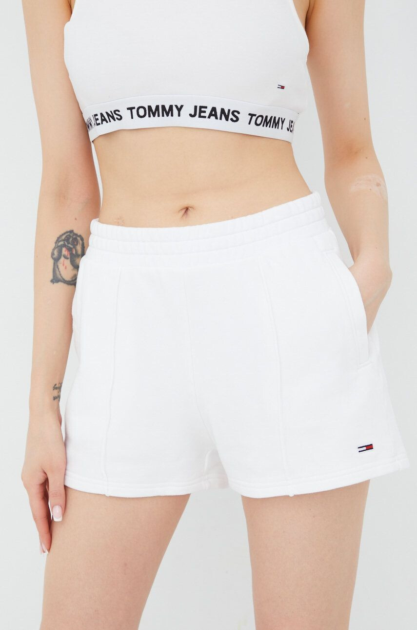 Tommy Jeans Bavlnené šortky dámske biela farba jednofarebné vysoký pás - Pepit.sk