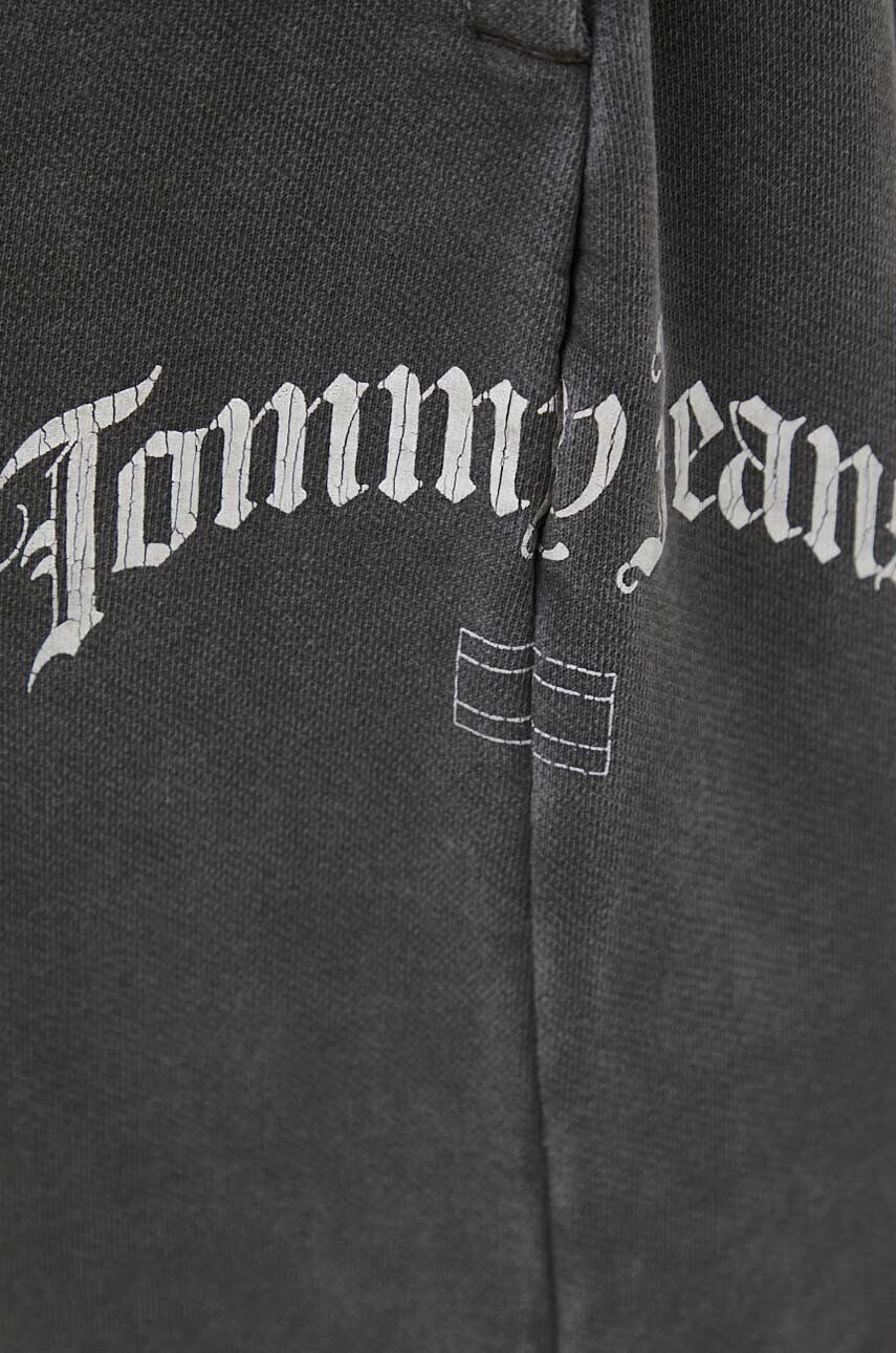 Tommy Jeans Bavlnené tepláky čierna farba s nášivkou - Pepit.sk