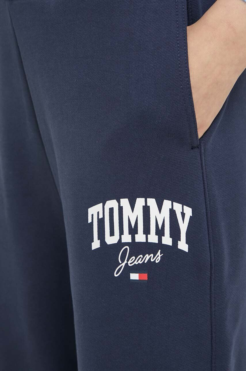 Tommy Jeans Bavlnené tepláky tmavomodrá farba s potlačou - Pepit.sk