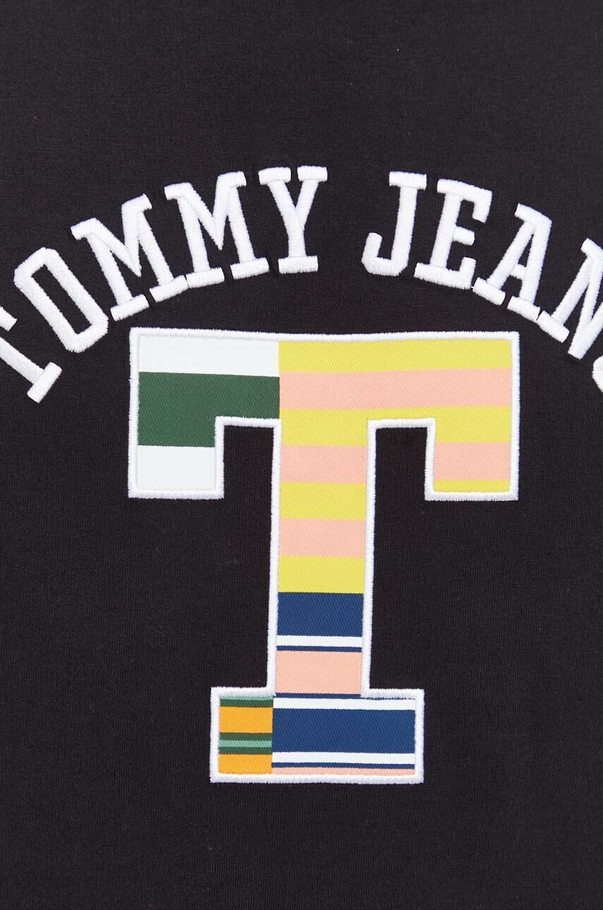 Tommy Jeans Bavlnené tričko čierna farba s nášivkou - Pepit.sk