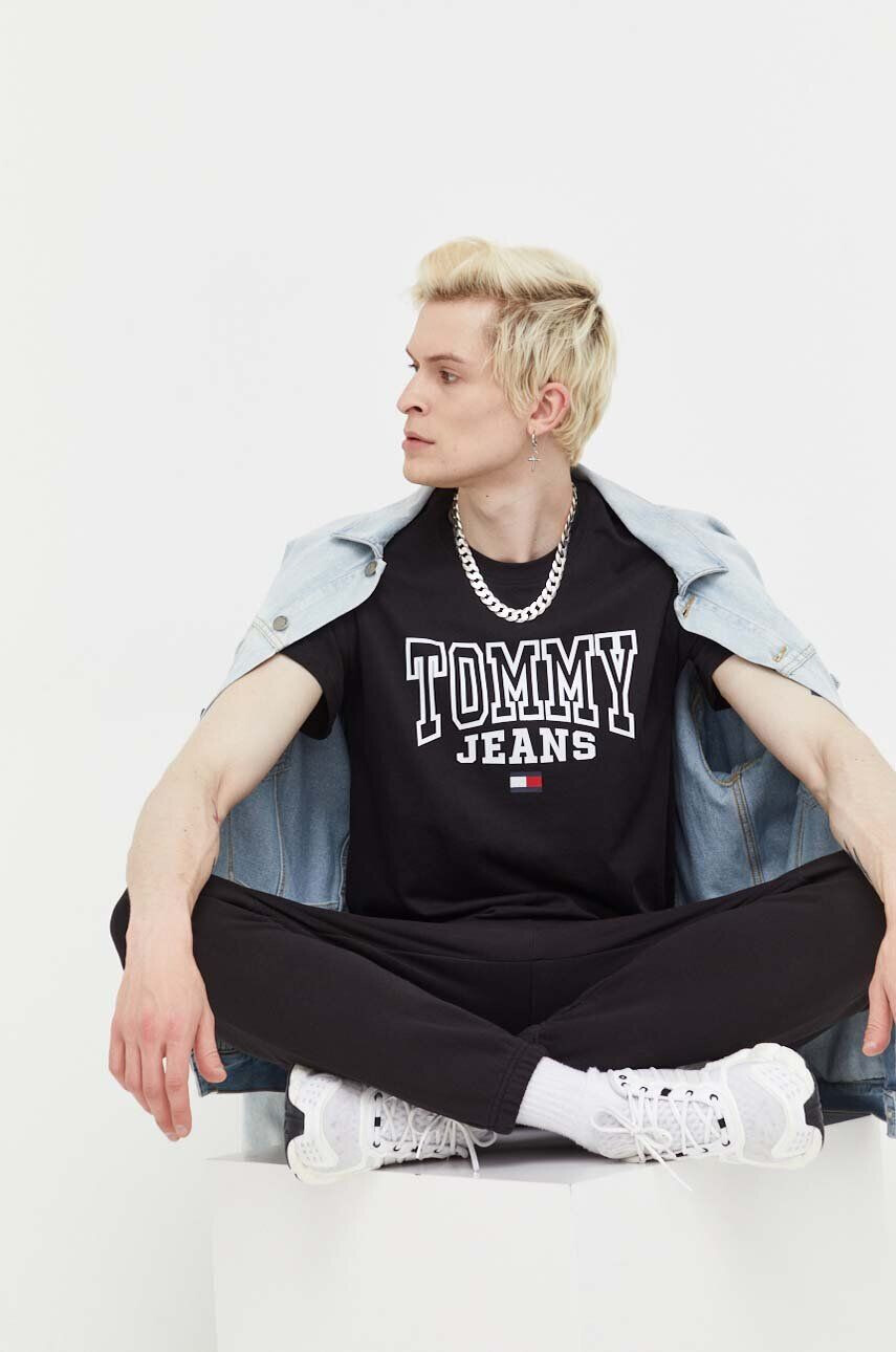 Tommy Jeans Bavlnené tričko čierna farba s potlačou - Pepit.sk