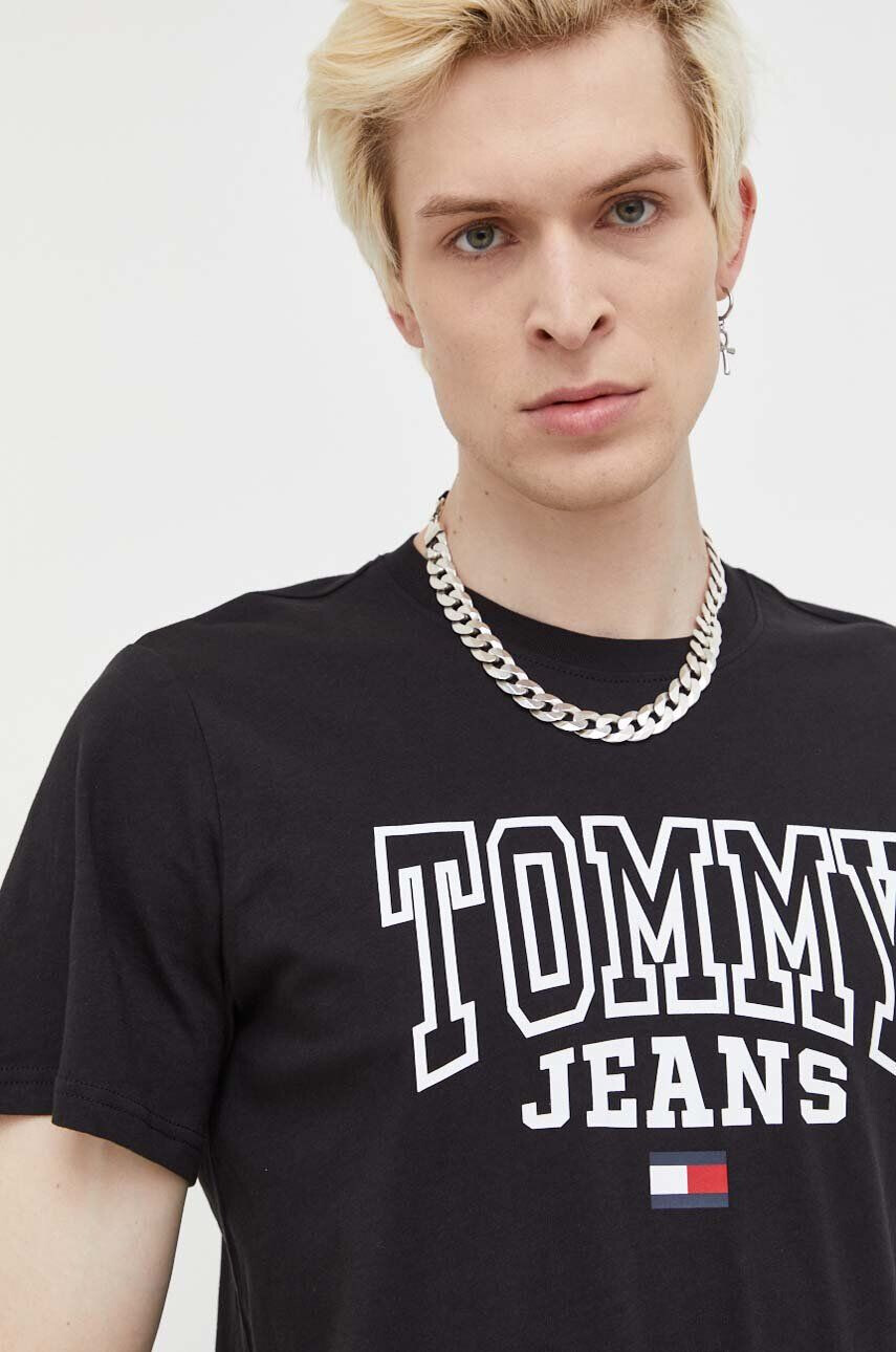 Tommy Jeans Bavlnené tričko čierna farba s potlačou - Pepit.sk