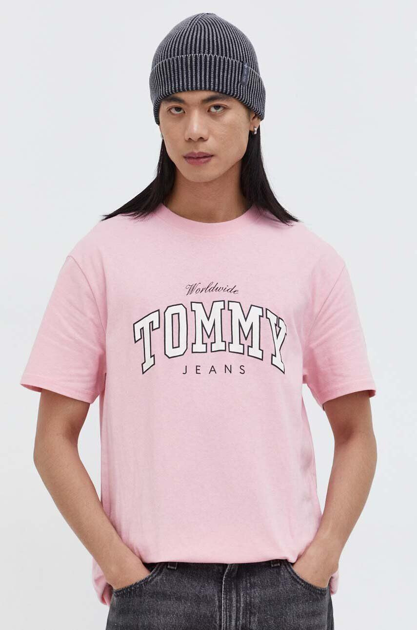 Tommy Jeans Bavlnené tričko pánsky ružová farba s potlačou - Pepit.sk