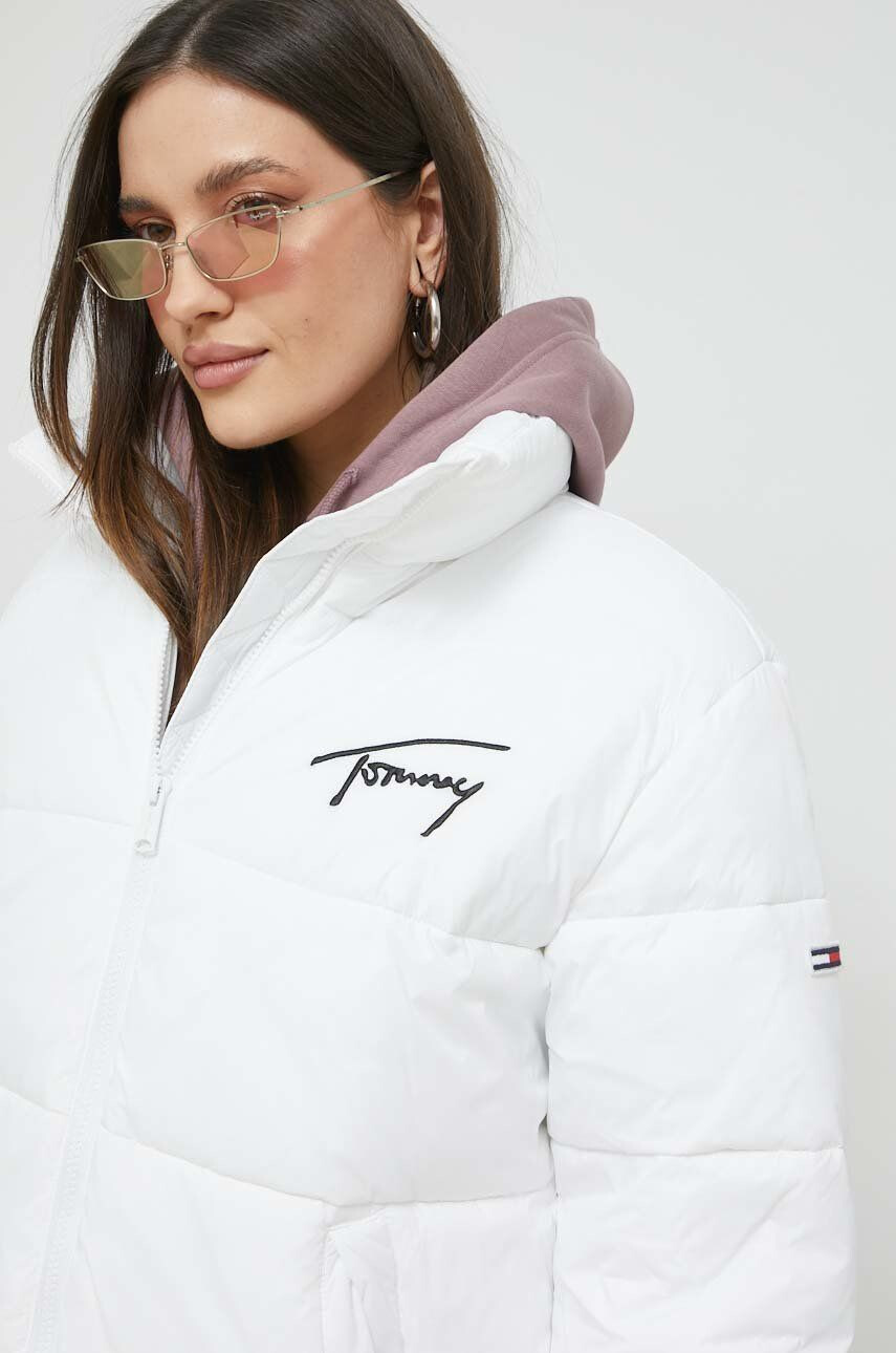 Tommy Jeans Bunda dámska biela farba zimná oversize - Pepit.sk