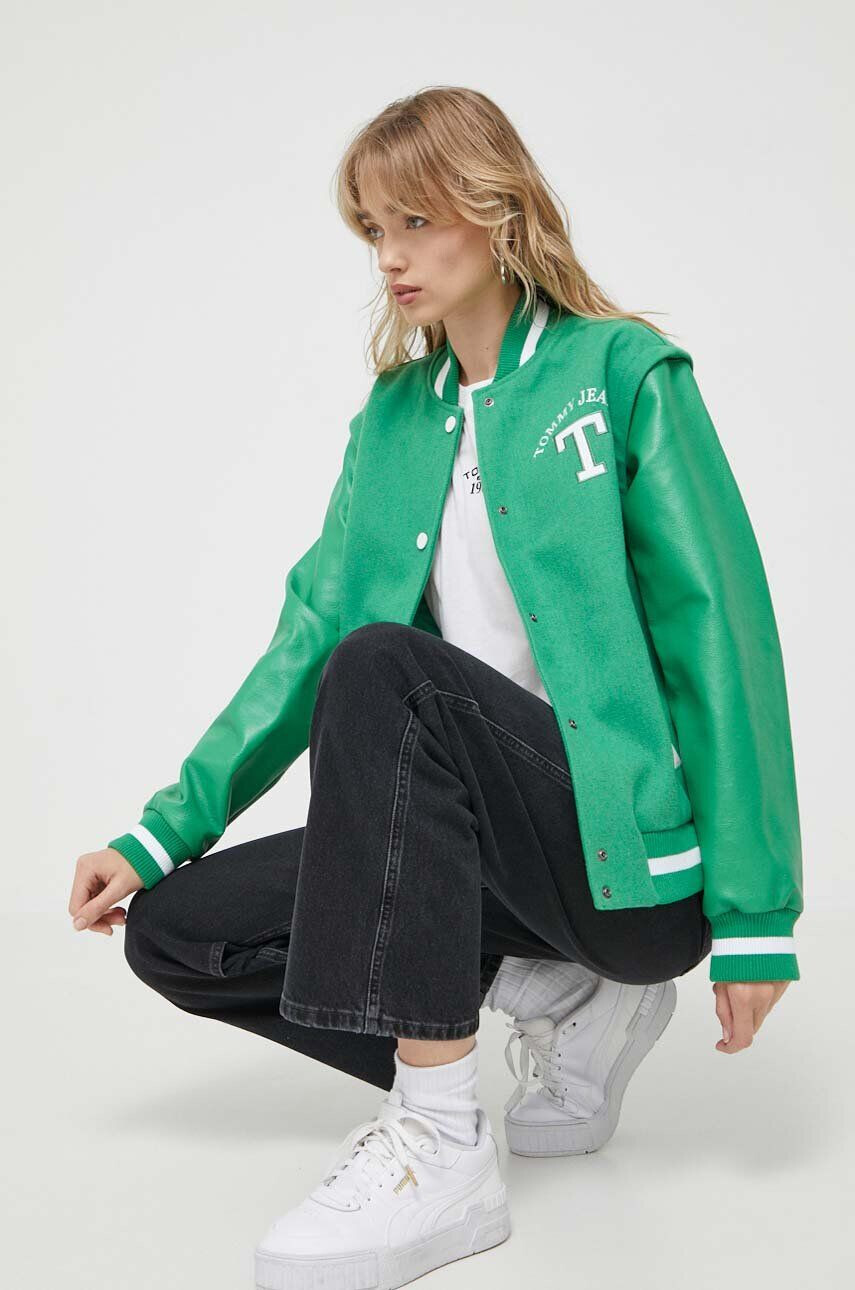 Tommy Jeans Bunda bomber s prímesou vlny čierna farba prechodná - Pepit.sk