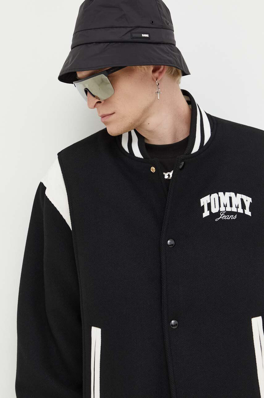 Tommy Jeans Bunda bomber s prímesou vlny čierna farba prechodná - Pepit.sk