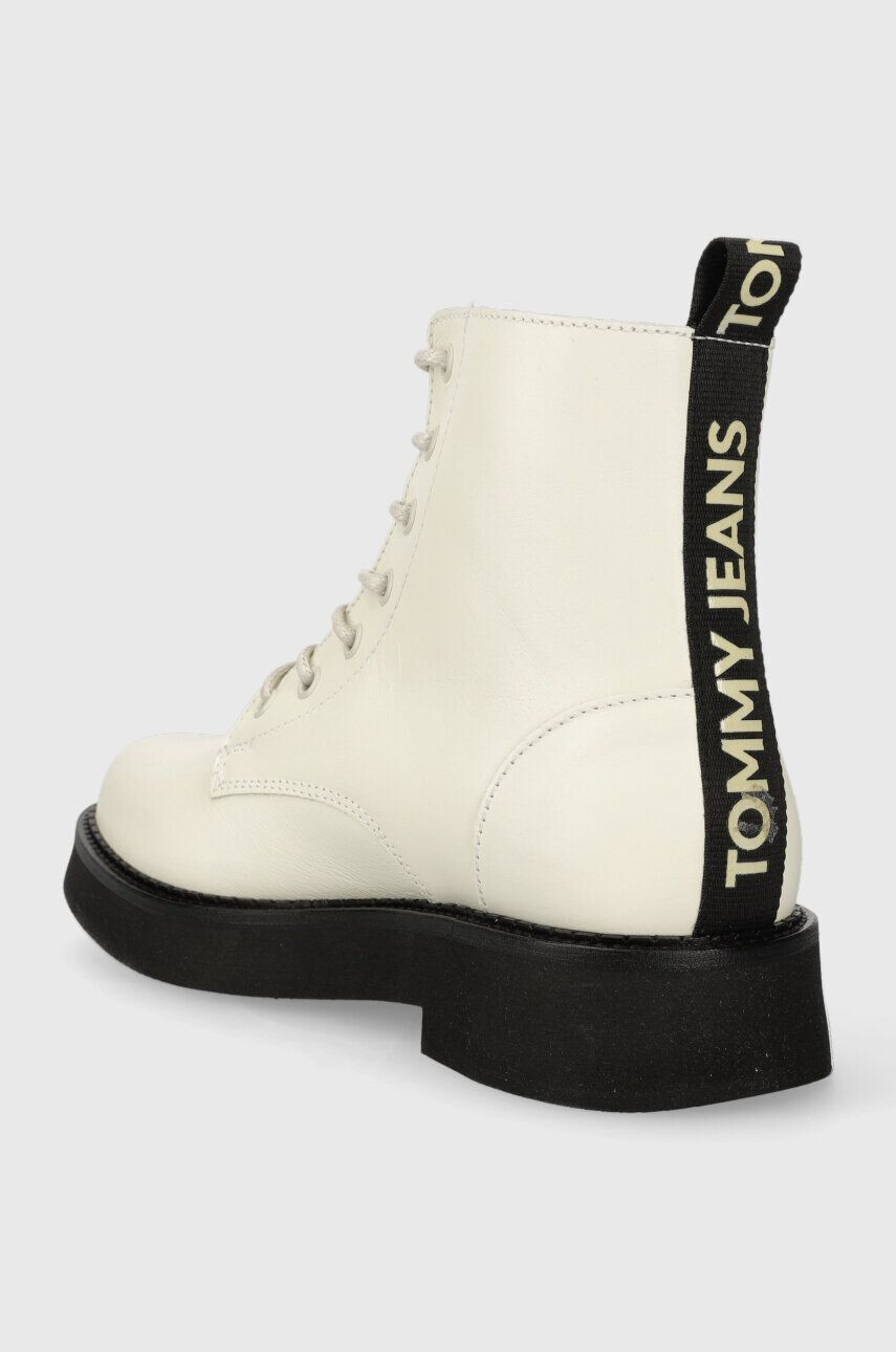 Tommy Jeans Kožené členkové topánky TJW LACE UP FLAT BOOT dámske biela farba na plochom podpätku EN0EN02310 - Pepit.sk