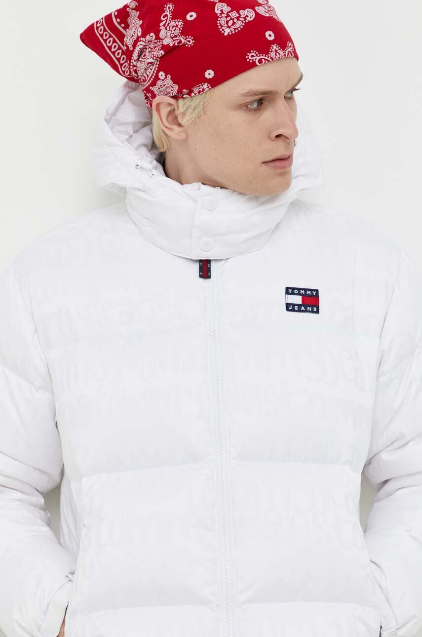 Tommy Jeans Páperová bunda pánska biela farba zimná - Pepit.sk