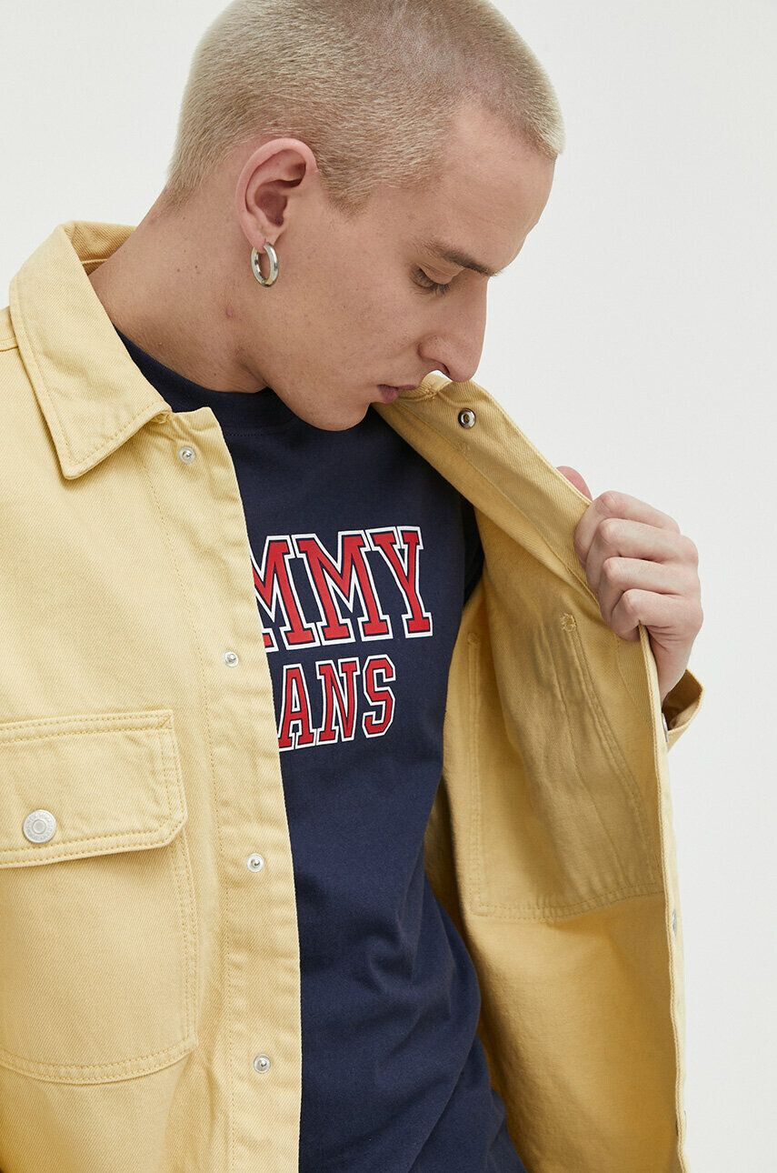 Tommy Jeans Rifľová bunda pánska žltá farba prechodná - Pepit.sk