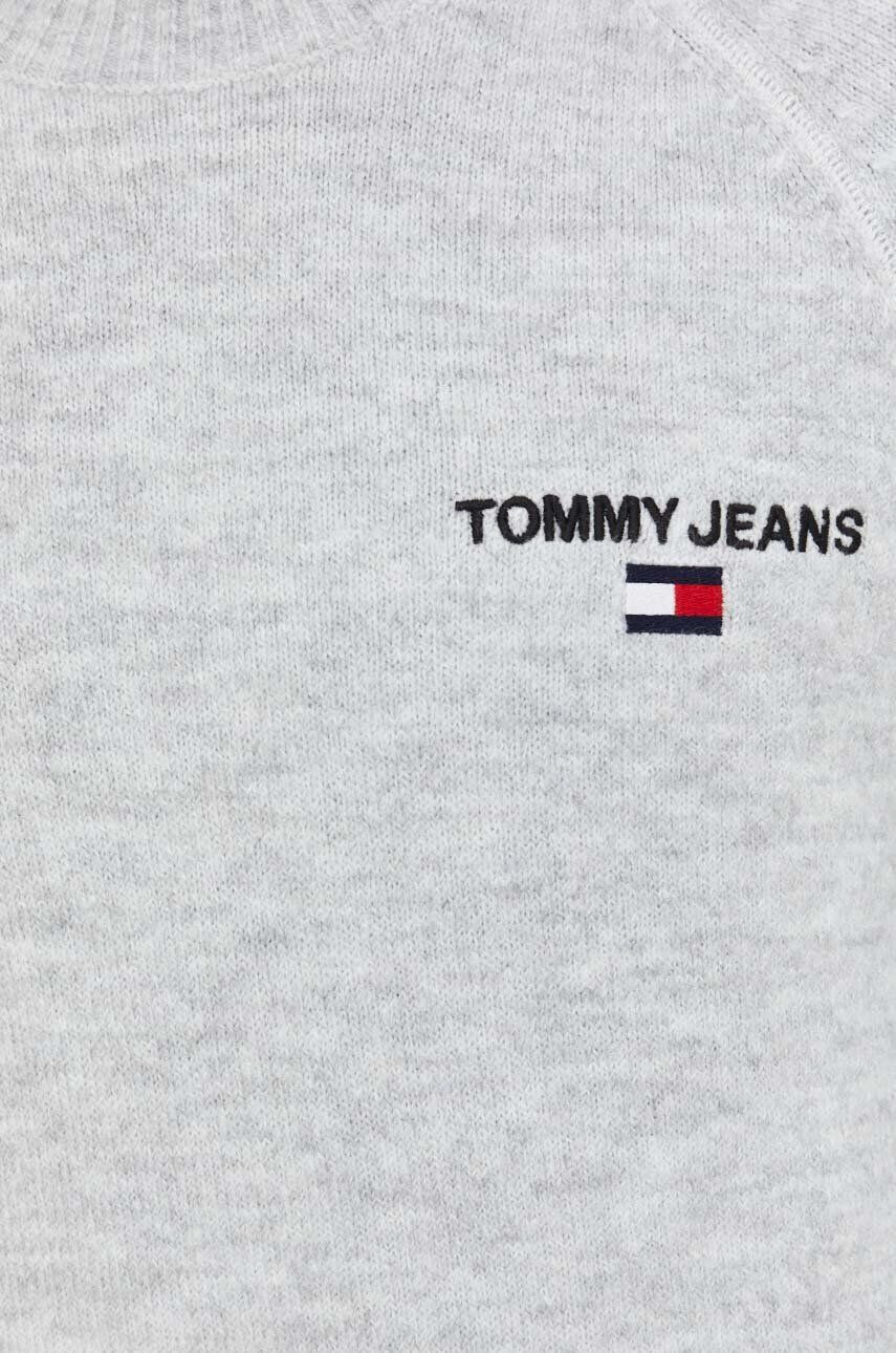 Tommy Jeans Sveter pánsky šedá farba - Pepit.sk