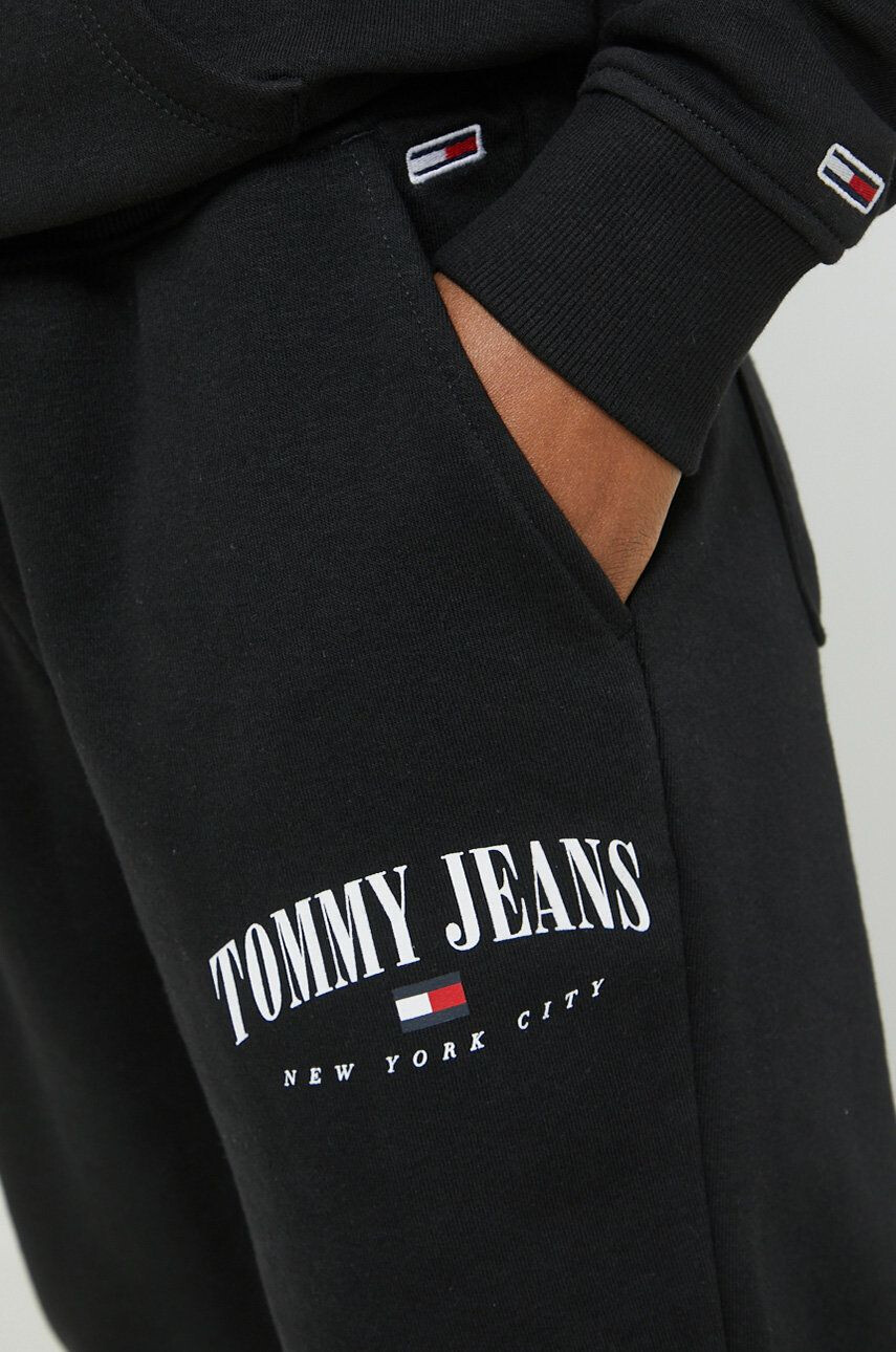 Tommy Jeans Tepláky dámske čierna farba s potlačou - Pepit.sk