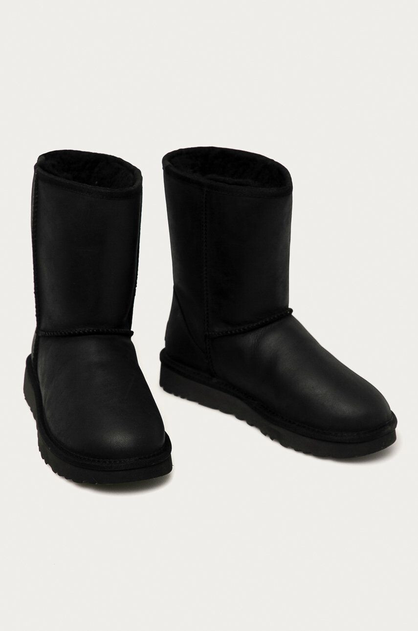 Ugg Kožené snehule Classic Short - Pepit.sk